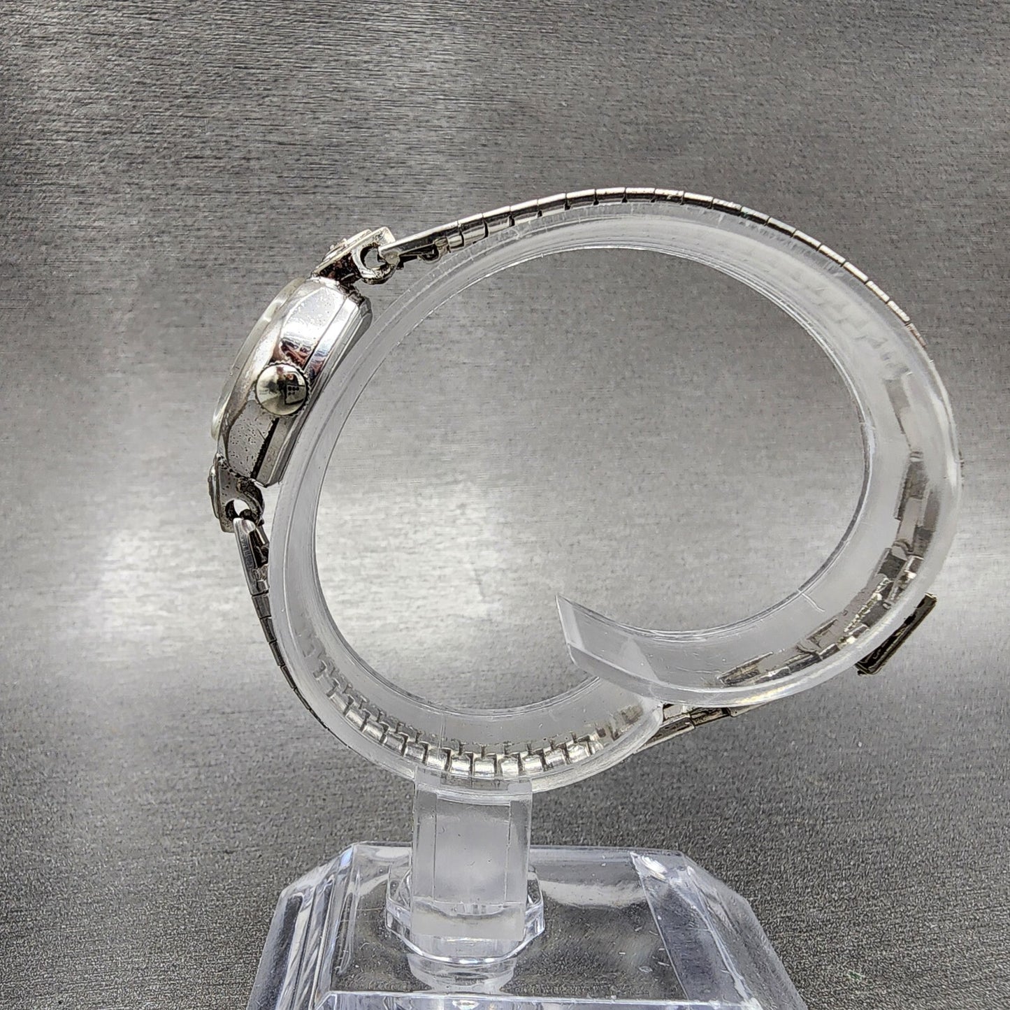 VTG Baylor Watch Women 17mm Pink Dial Silver Tone Oval Manual Wind Runs