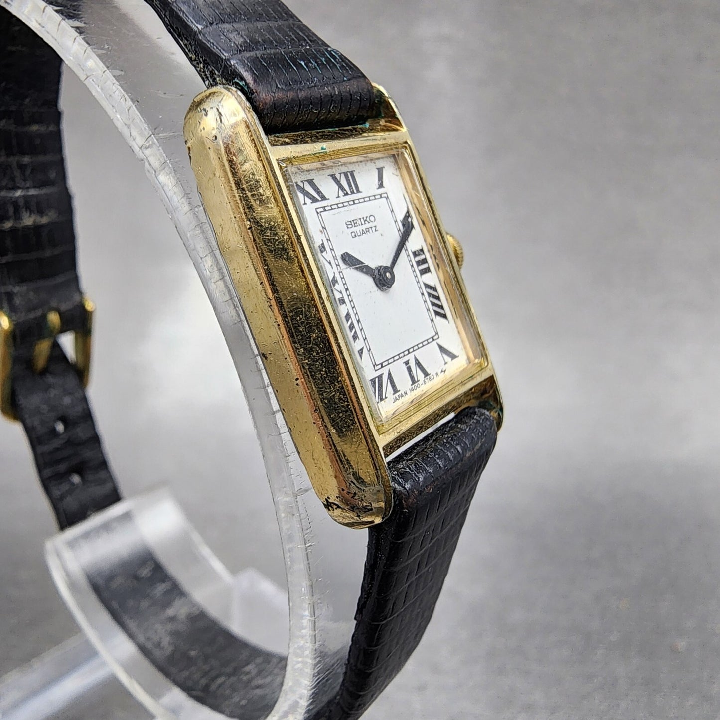 Seiko Tank Watch Women 17mm White Dial Gold Tone Rectangle 1400-8069 New Battery
