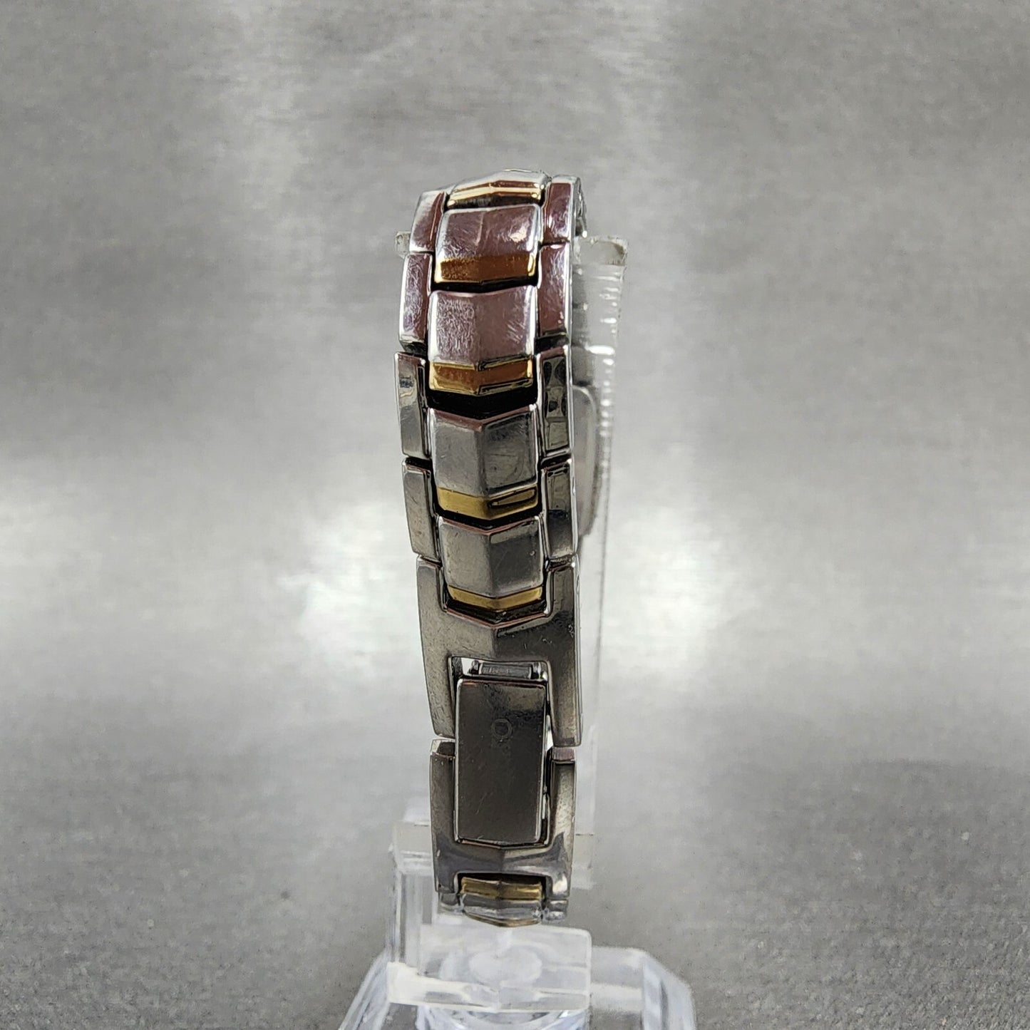 Seiko Watch Women 14mm White Dial Two Tone 2e20-0at0 New Battery
