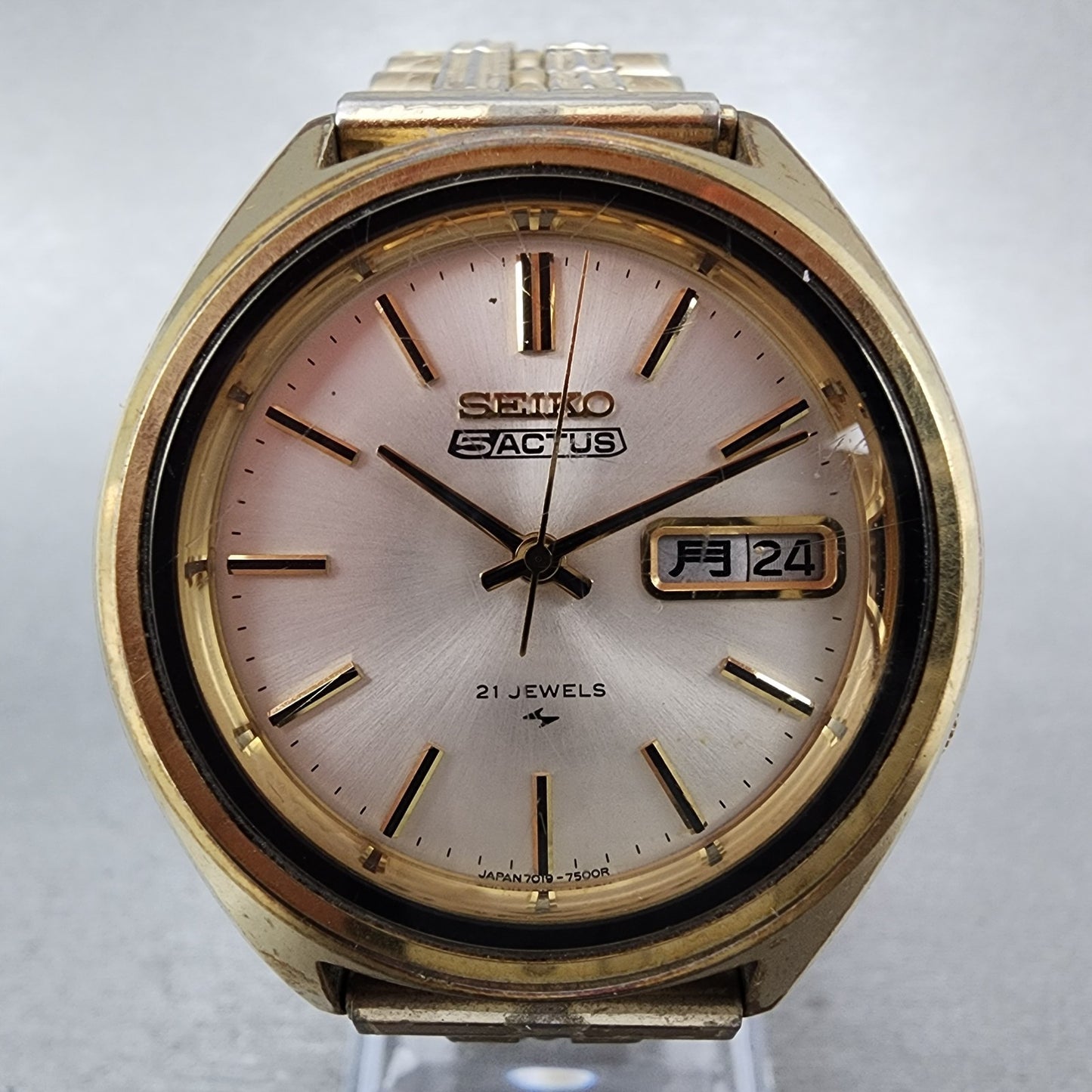 Seiko 5Actus Watch Men 37mm Silver Dial Gold Tone Daydate 7019-7060 Runs