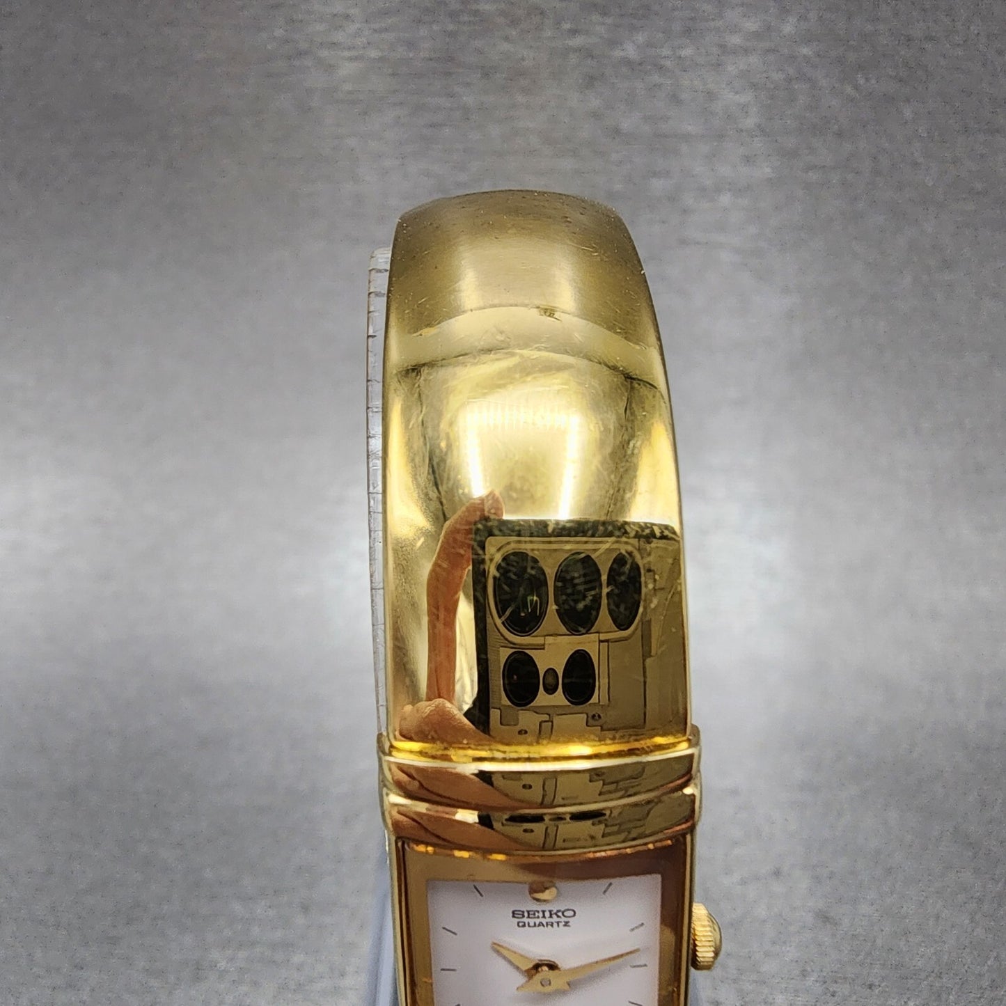 Seiko Watch Women 15mm White Dial Gold Tone Rectangle 1F20-5K19 New Battery