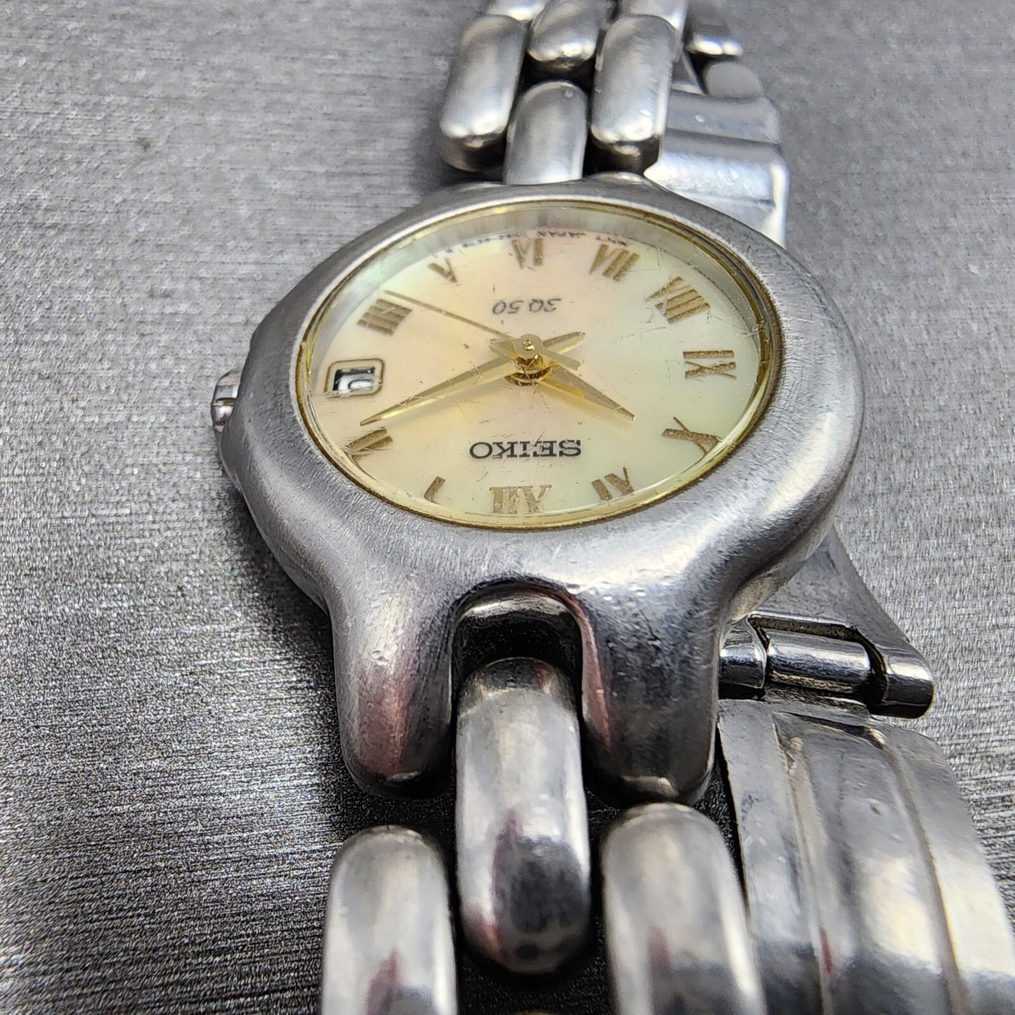 Seiko SQ 50 Watch Women 24mm MOP Dial Steel Date Round BROKEN BAND New Battery