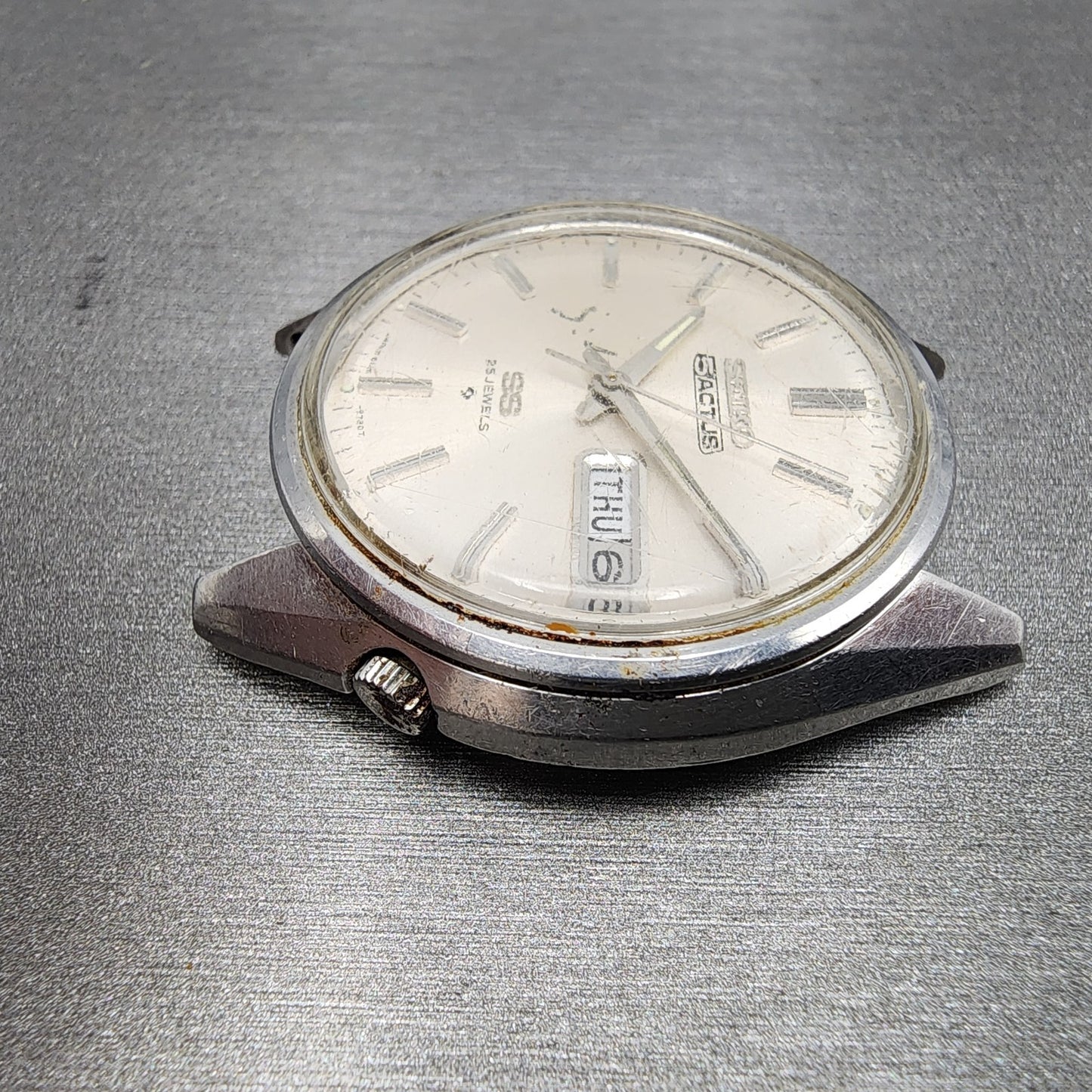 Seiko 5Actus SS Watch Men 37mm Silver Dial Silver Tone Daydate 6106-8610 Runs