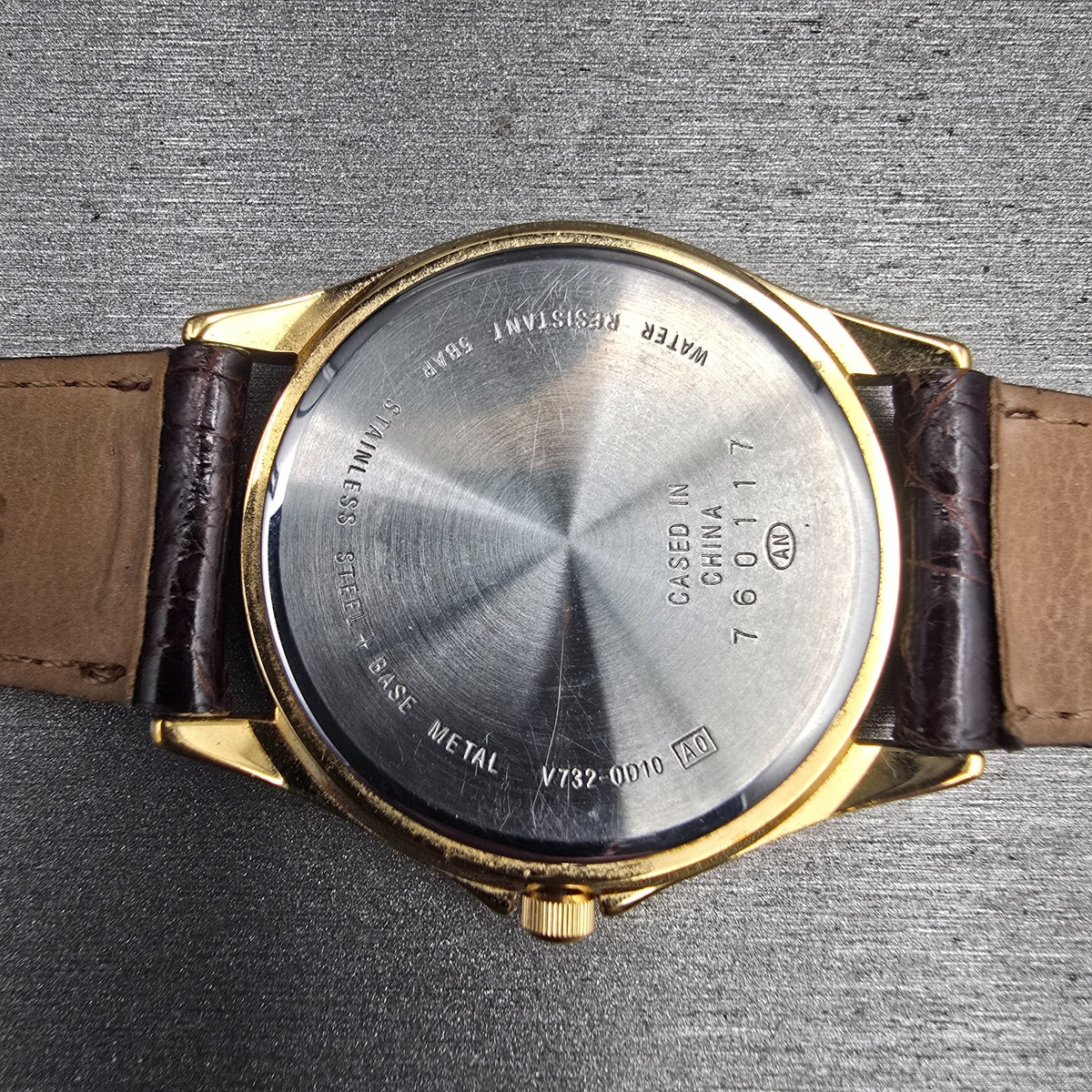 Seiko Alba Watch Men 33mm Champagne Dial Gold Tone Date Round V732-0D10 New Batt10