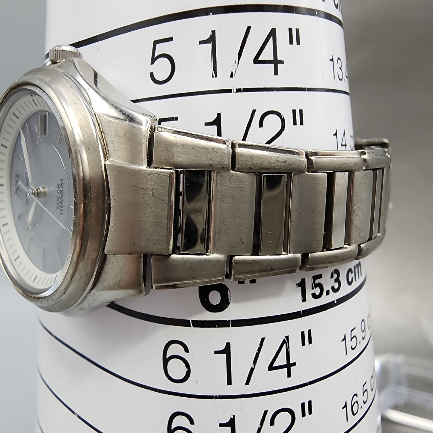 Seiko Solar Watch Women 29mm MOP Dial Titanium Date Round V1820AA0 Runs11