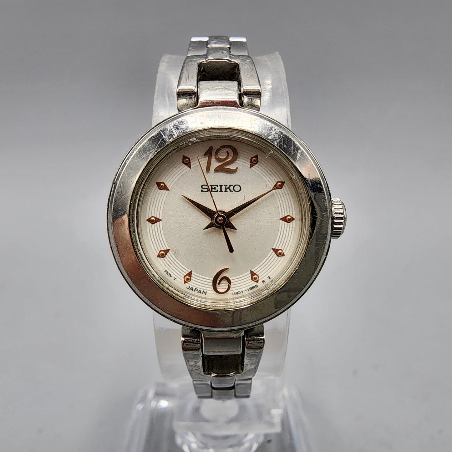 Seiko Watch Women 21mm White Dial Silver Tone Round 1N01-0PK0 New Battery
