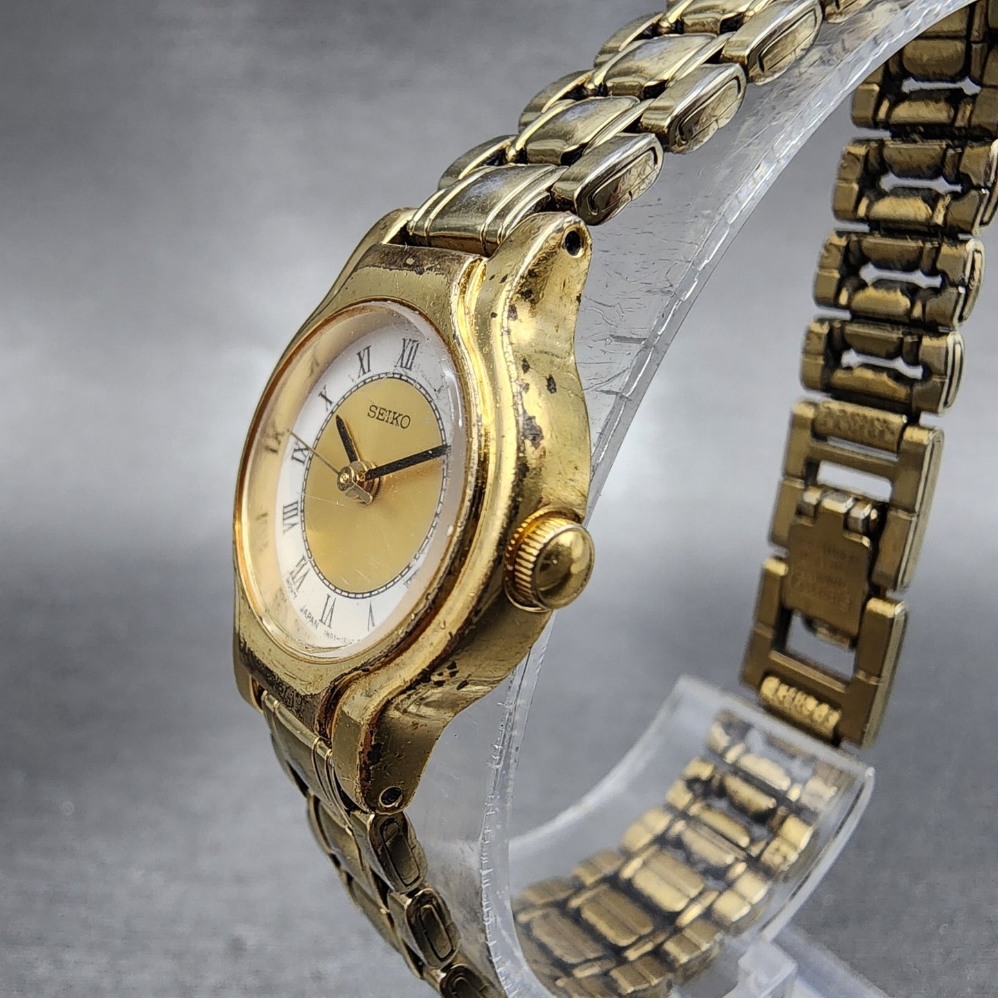 Seiko Watch Women 20mm White & Gold Dial Gold Tone Round 1N01 New Battery