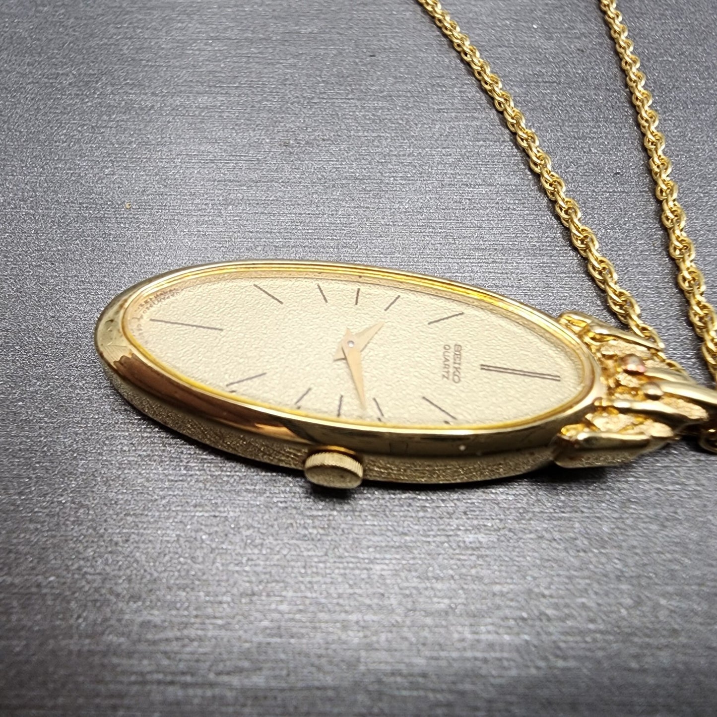 Seiko Necklace Watch Women 15mm Champagne Dial Gold Tone 1320-5520 New Battery
