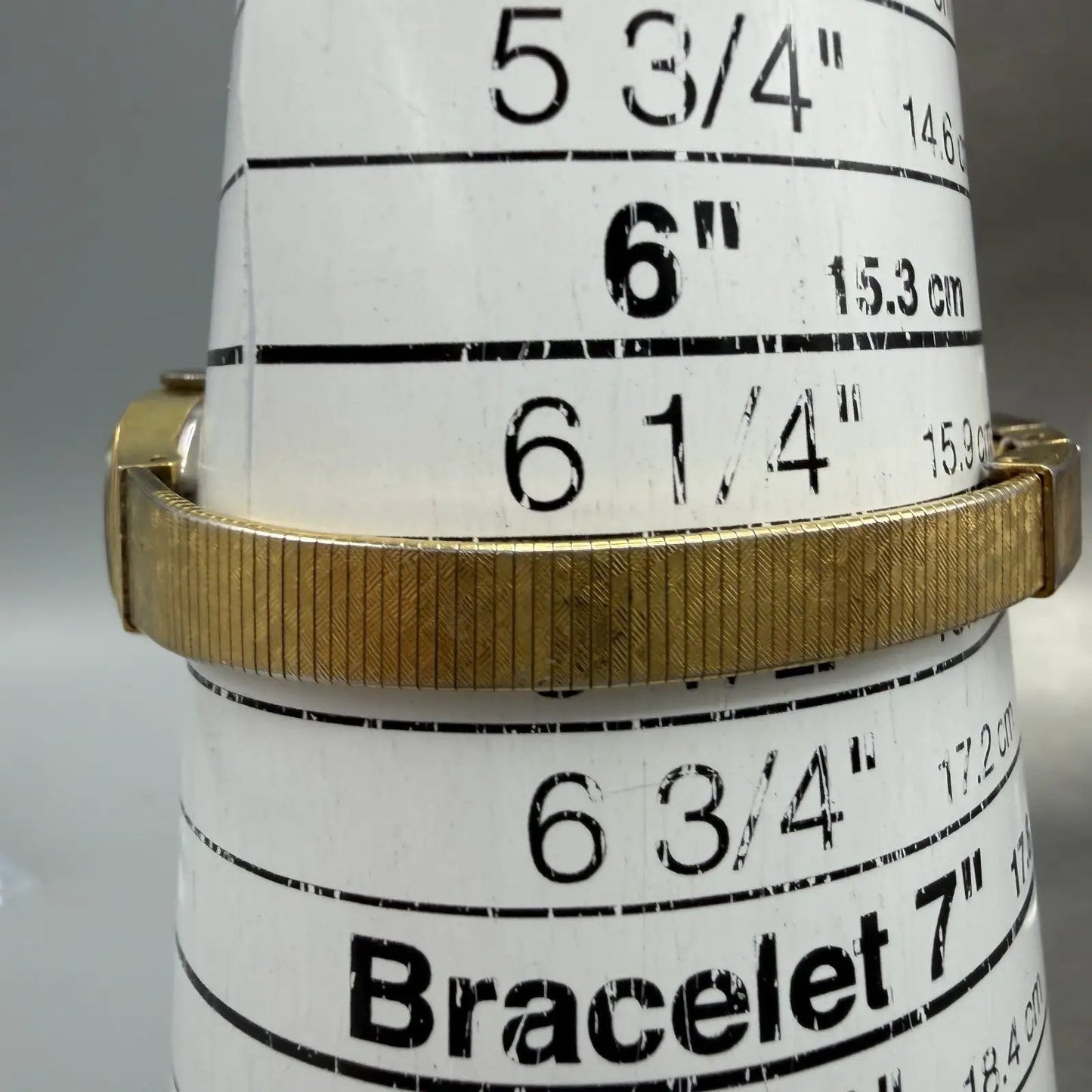 Seiko Watch Women 16mm Champagne Dial Gold Tone Rectangle 1400-6579 New Battery10