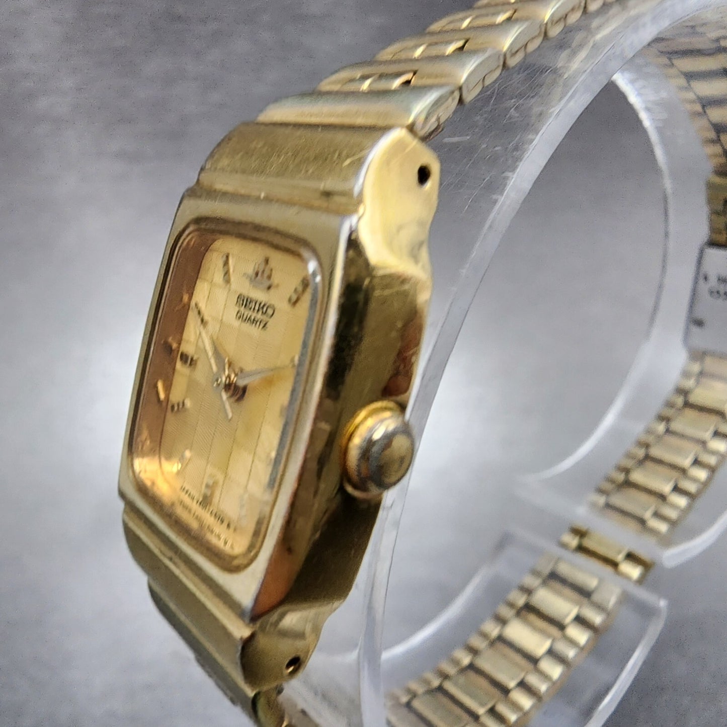 Seiko Tank Watch Women 18mm Gold Dial Gold Tone Rectangle V401-5150 New Battery