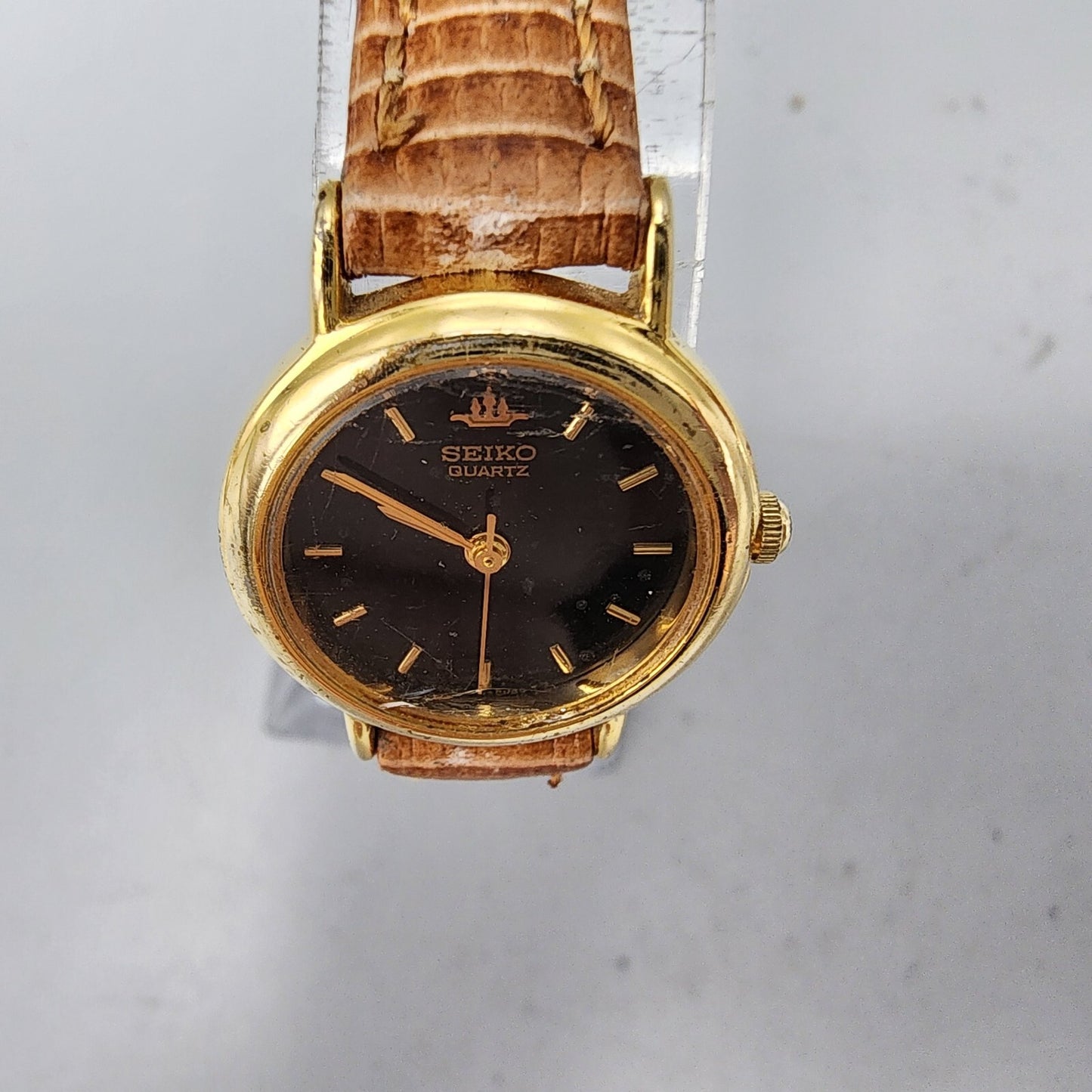 Vintage Seiko Watch Women Gold Tone Black Dial Round 1N01-0E20 New Battery