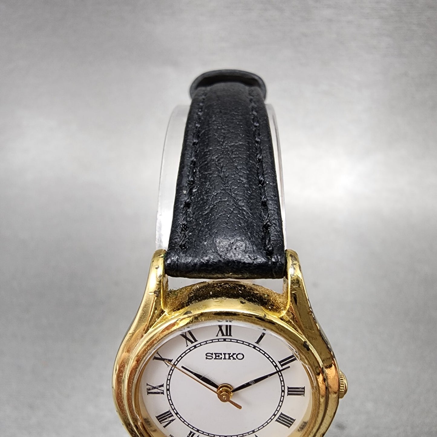Seiko Watch Women 24mm White Dial Gold Tone Round 1N01-0K00 New Battery