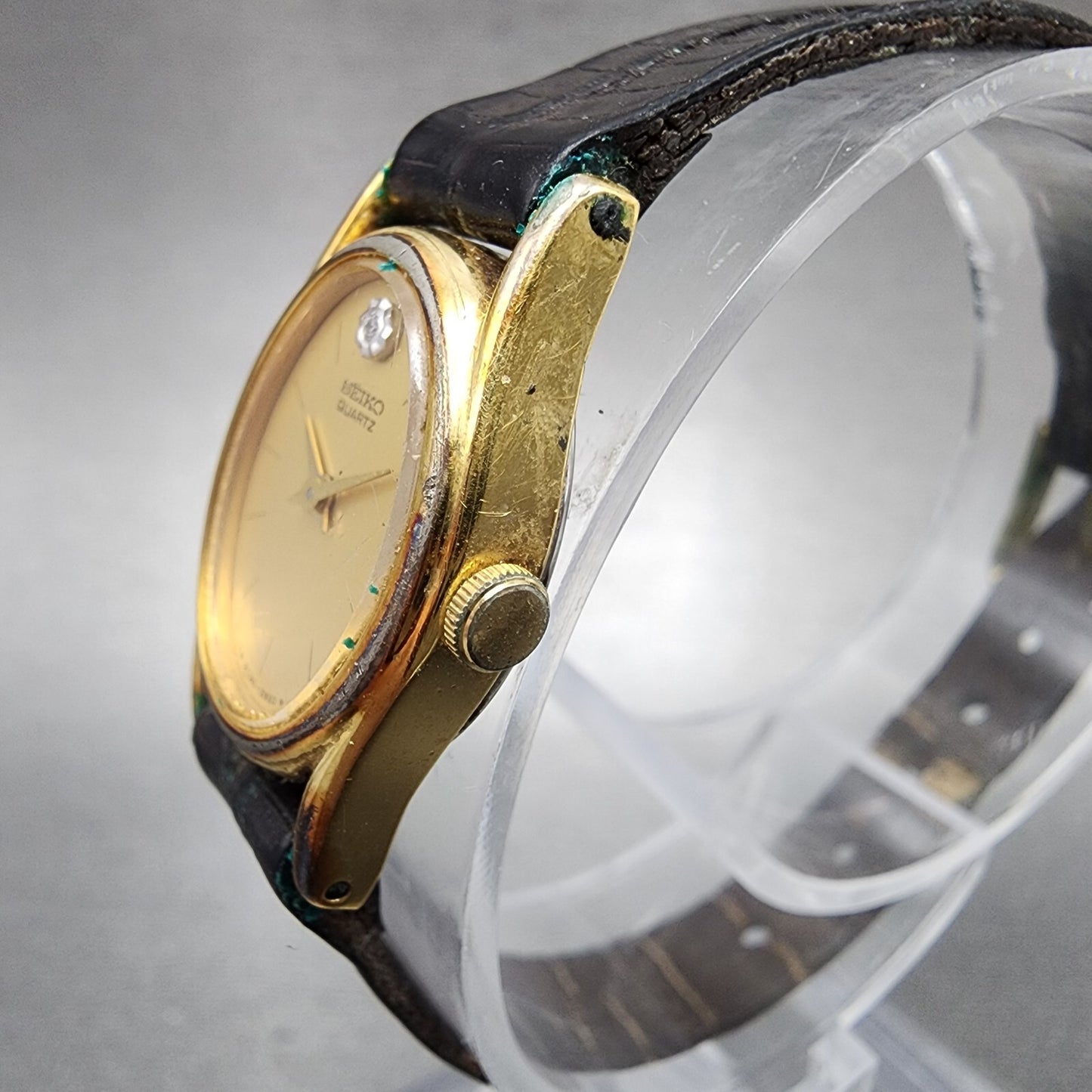 VTG Seiko Watch Women 16mm Gold Dial Gold Tone Oval 2C20-6399 New Battery