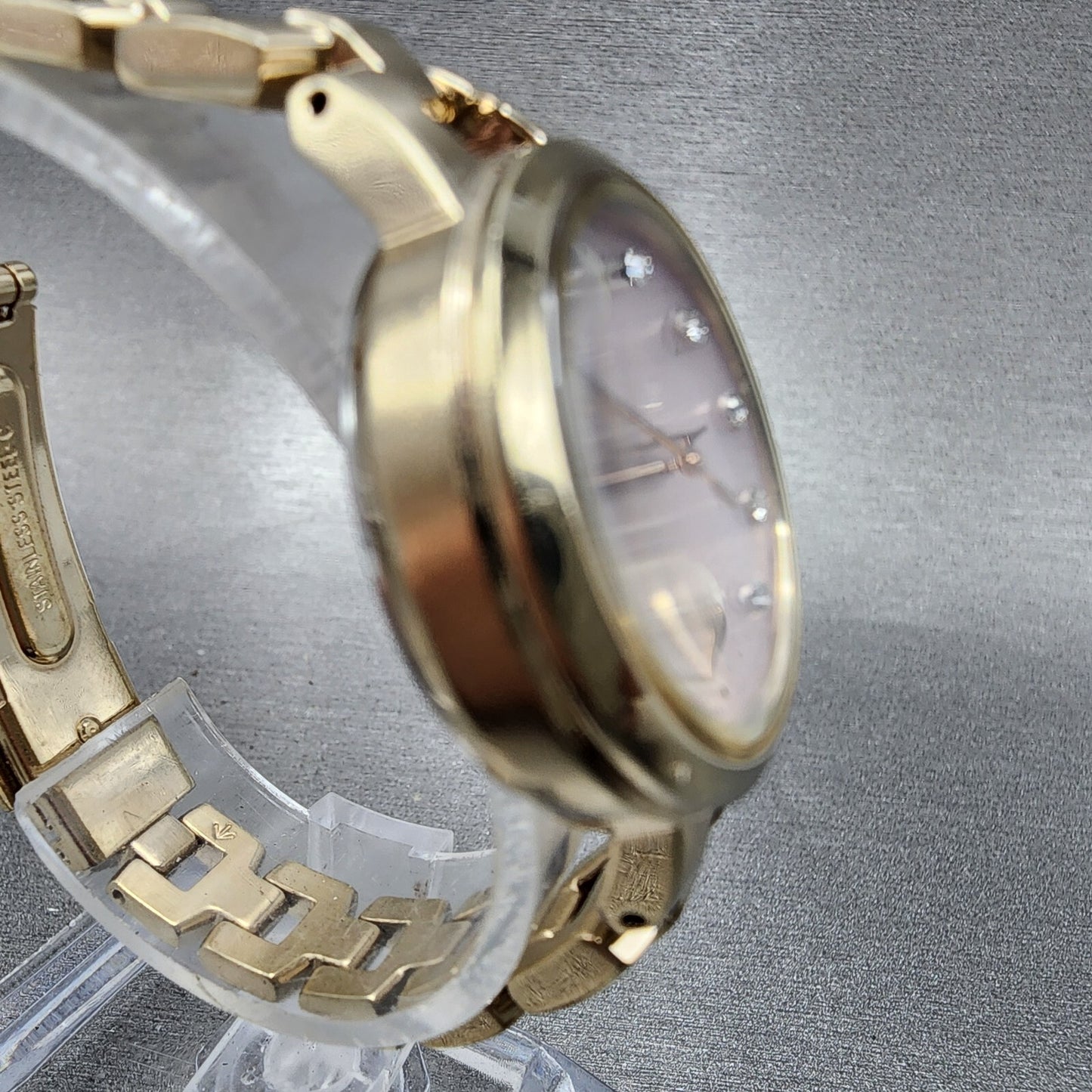 Seiko Solar Atomic Watch Women 27mm Pink Heart Dial Gold Tone 3b51-0ar0 Runs