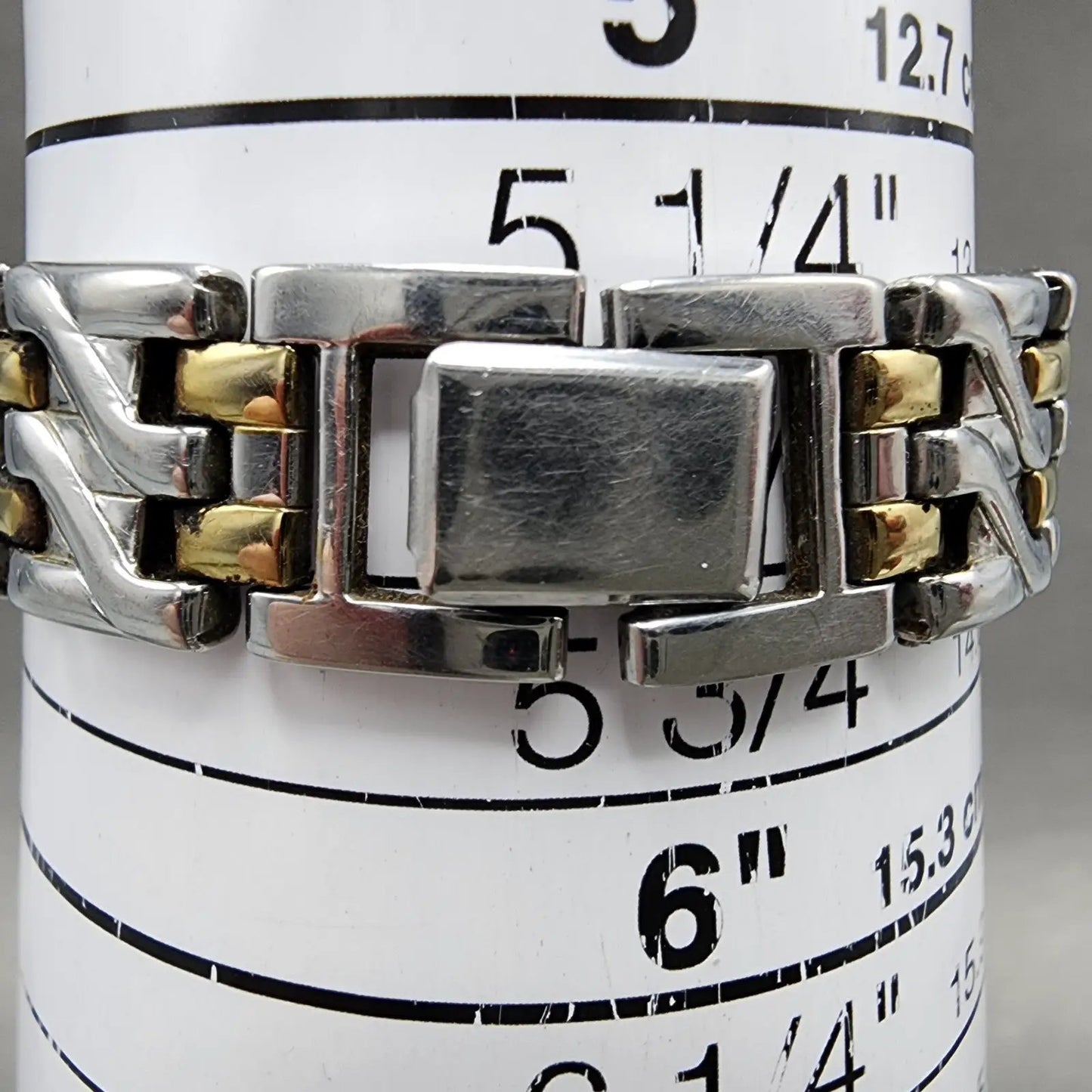 Seiko Watch Women 24mm White Dial Two Tone Round V7012089 New Battery10