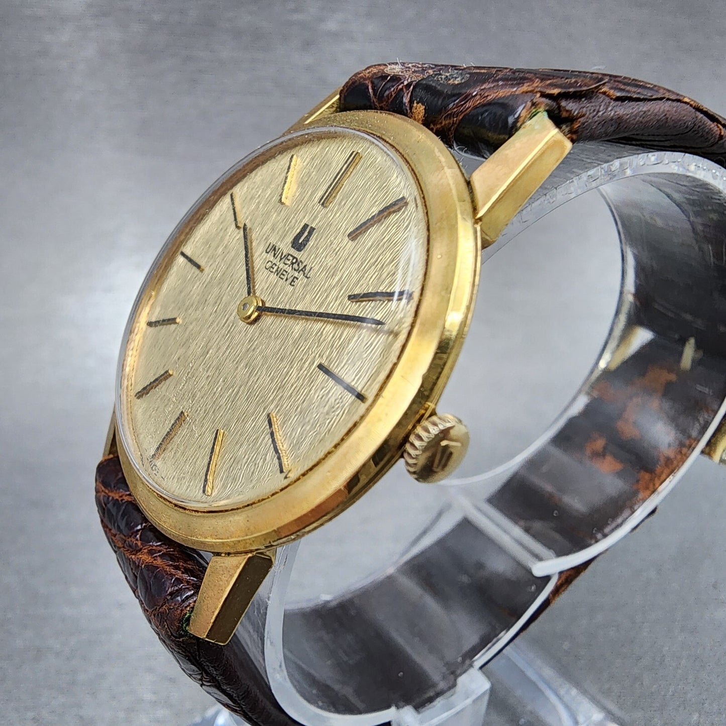 Universal Geneve Watch Men 32mm Gold Dial Gold Tone Manual Wind Runs 542136