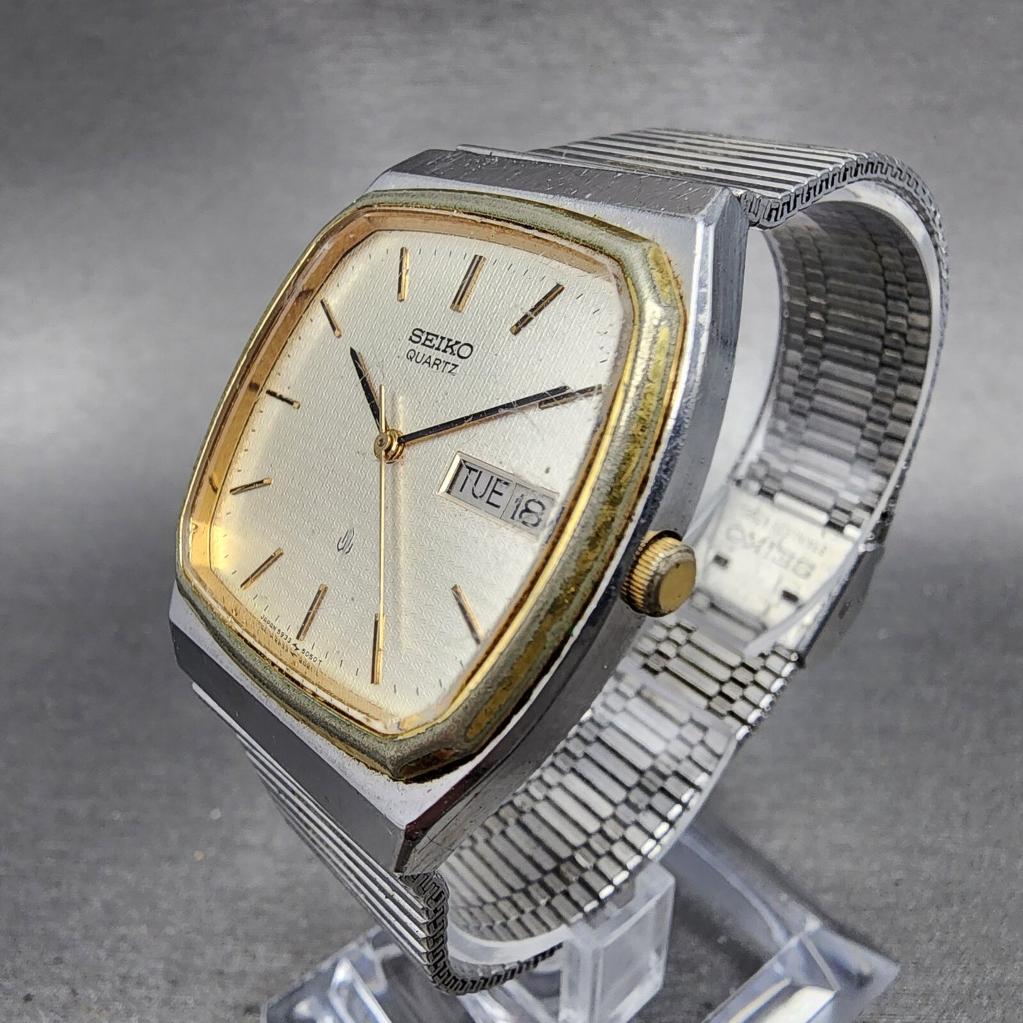 Seiko Watch Men 32mm Champagne Dial Two Tone Daydate 5933-5040 PARTS