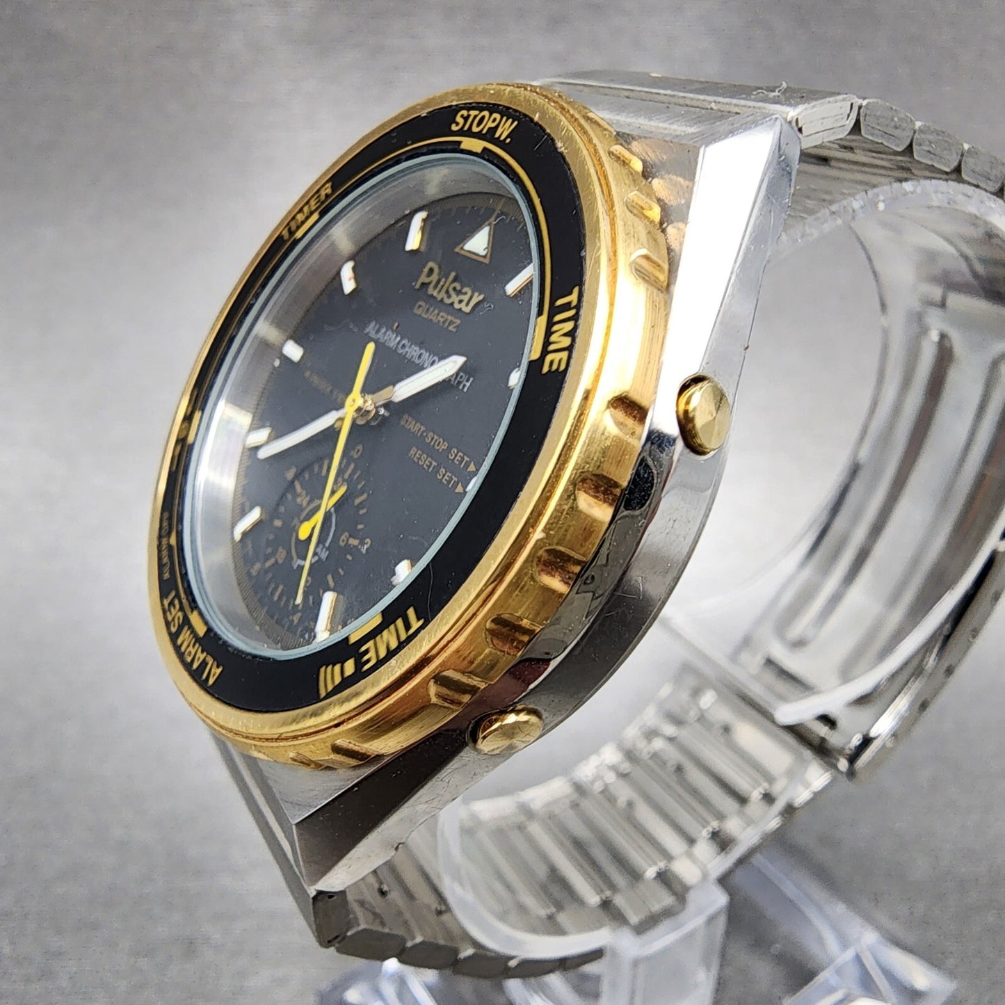Pulsar Alarm Chronograph Watch Men 38mm Black Dial Two Tone V600-7000 PARTS