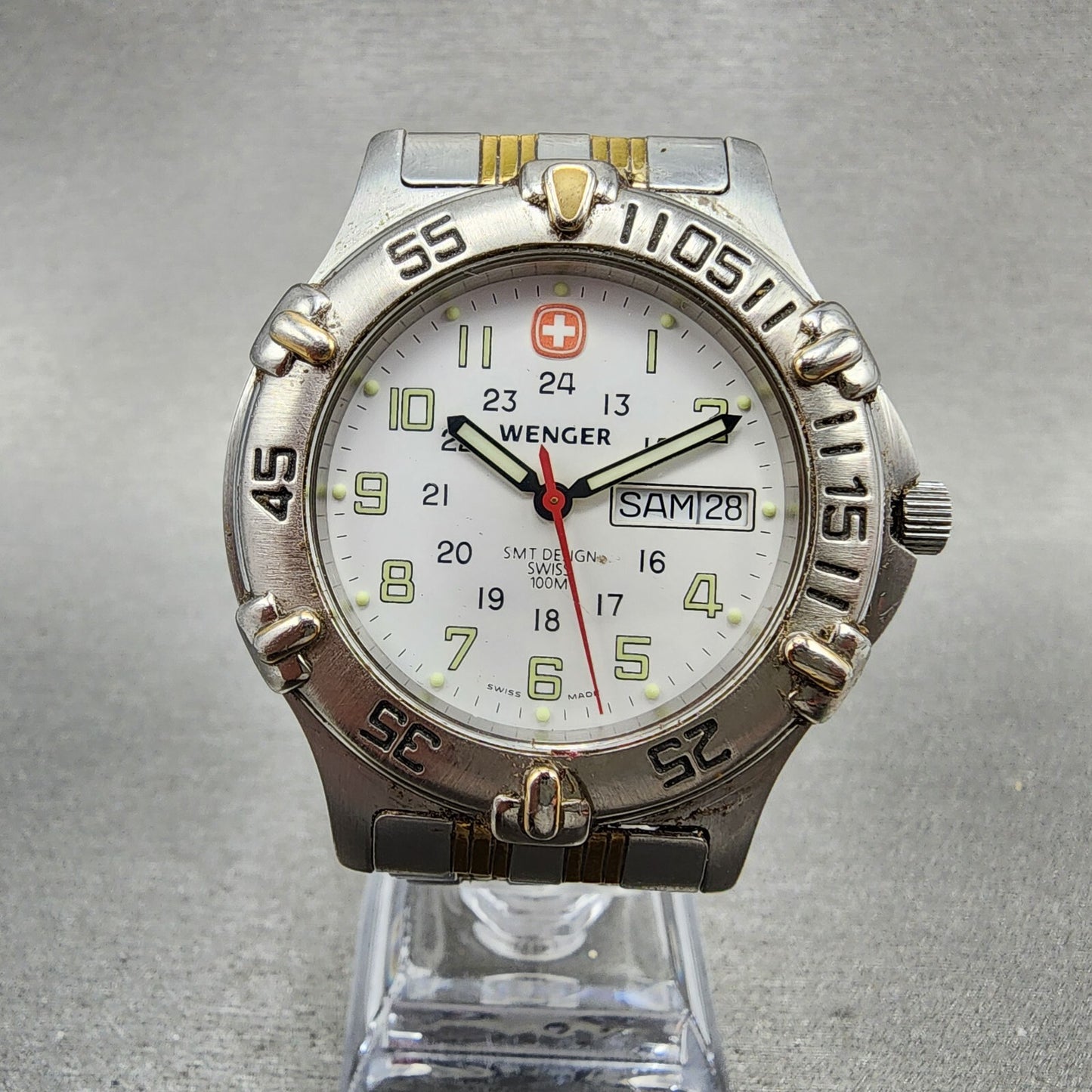 Wenger Dive Watch Men 40mm White Dial Two Tone Date Round SMT Design New Battery