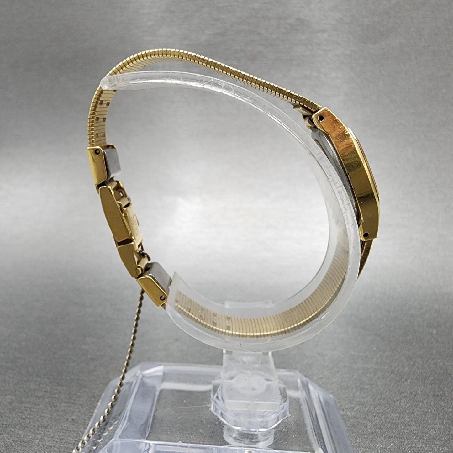 Seiko Watch Women 16mm Champagne Dial Gold Tone 2c20-5569 New Battery