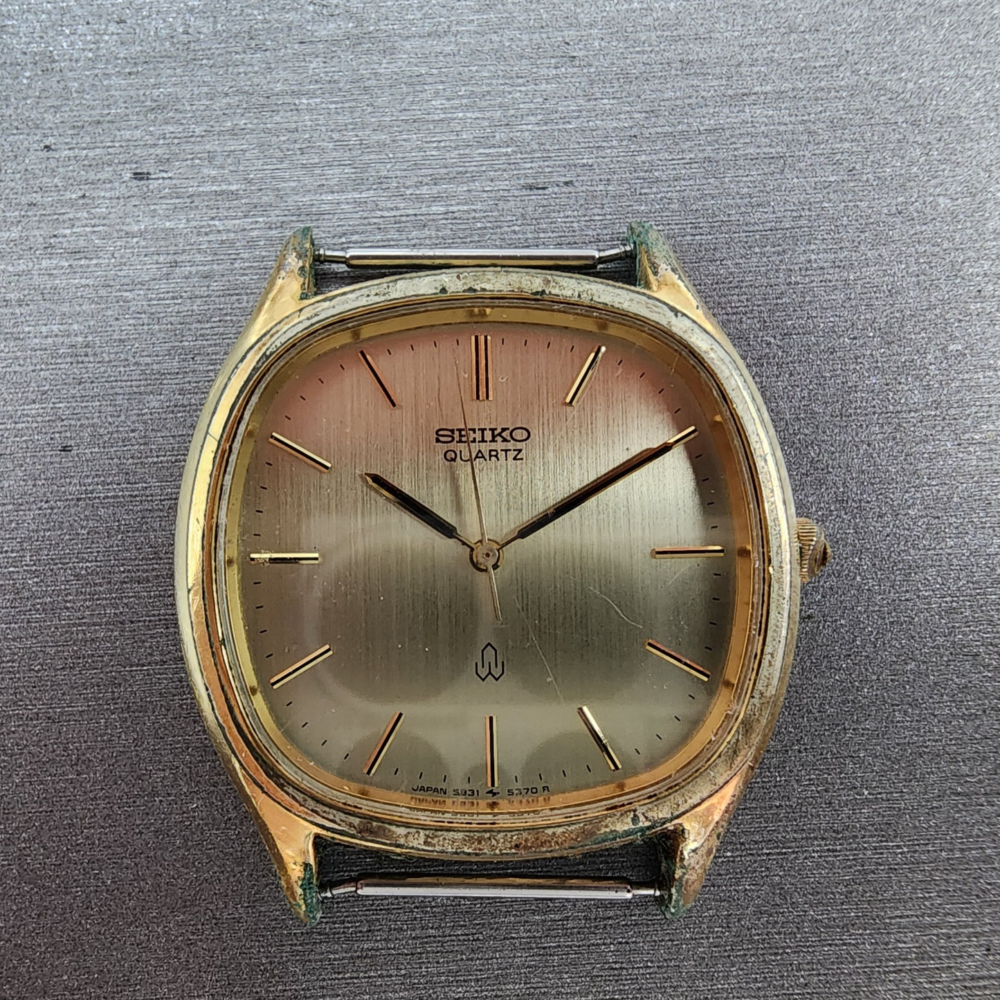 Seiko Watch Men 33mm Champagne Dial Gold Tone Rectangle 5931-5330 New Battery