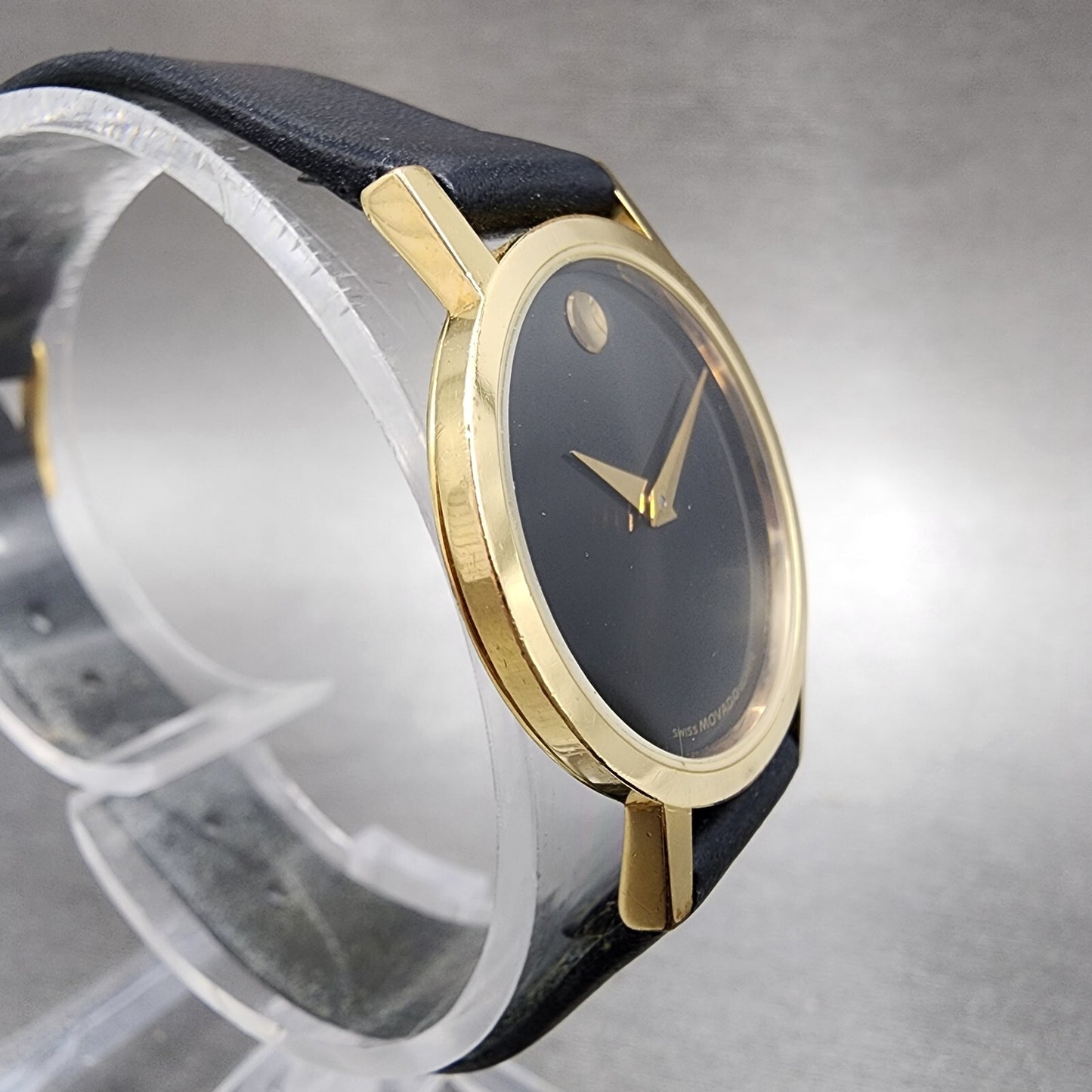 Movado Museum Watch Women 25mm Black Dial Gold Tone Round 87-25-832 New Batt B12