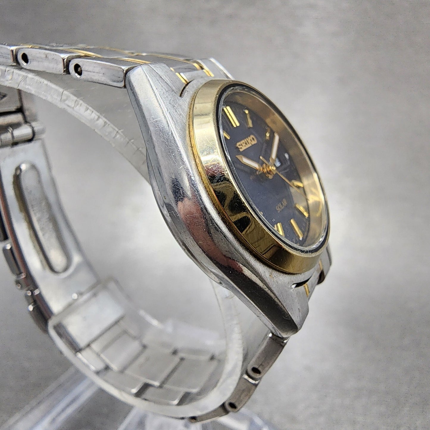 Seiko Solar Watch Women 25mm Blue Dial Two Tone Daydate Round V138-0AA0 Runs