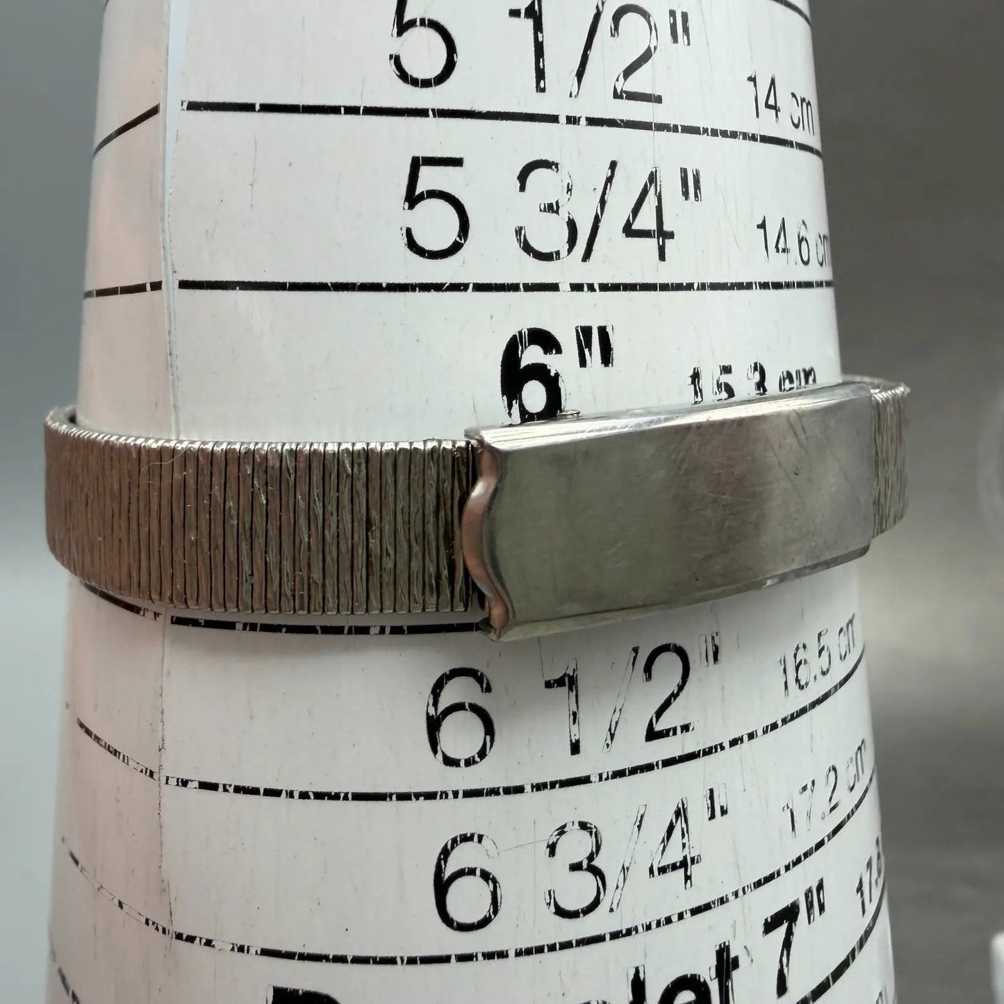 Seiko Watch Women 24mm White Dial Silver Tone Round 43-0070 New Battery Vintage210