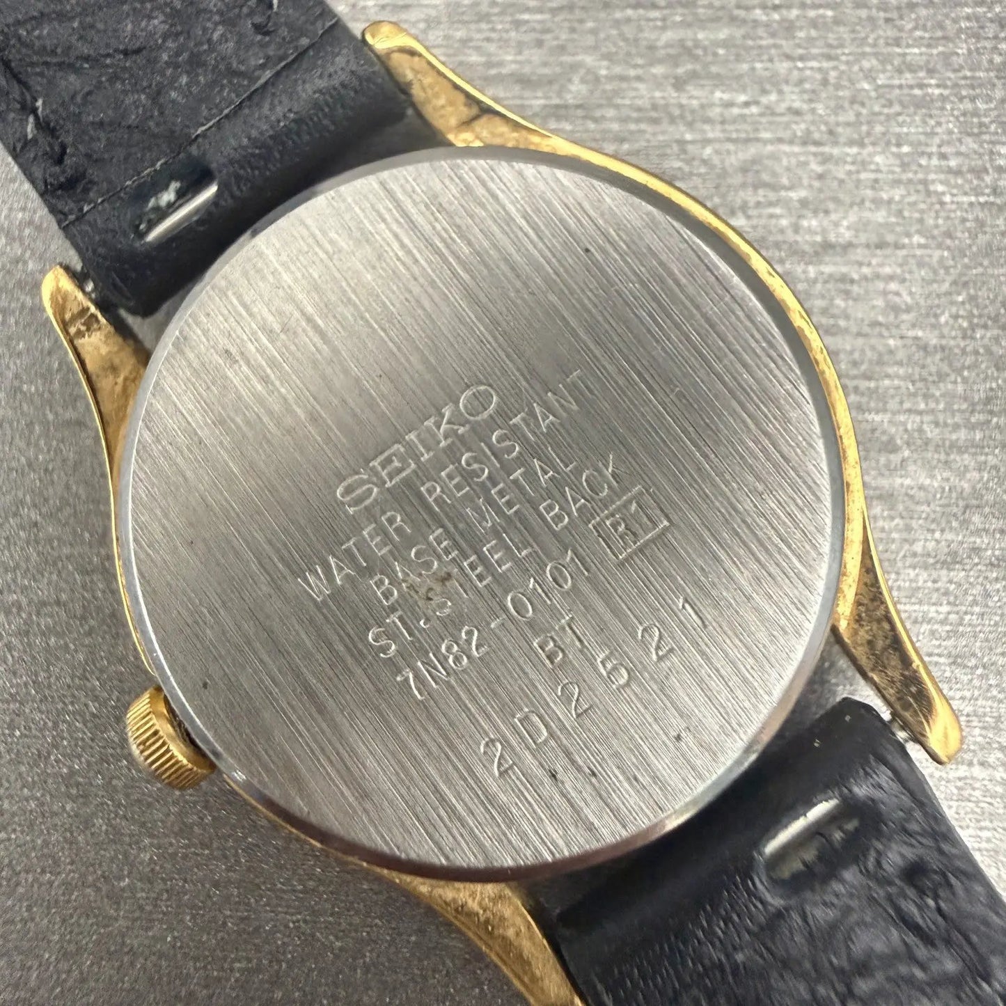 Seiko Watch Women 25mm Gold Dial Gold Tone Date Round 7N82-0101 New Battery10