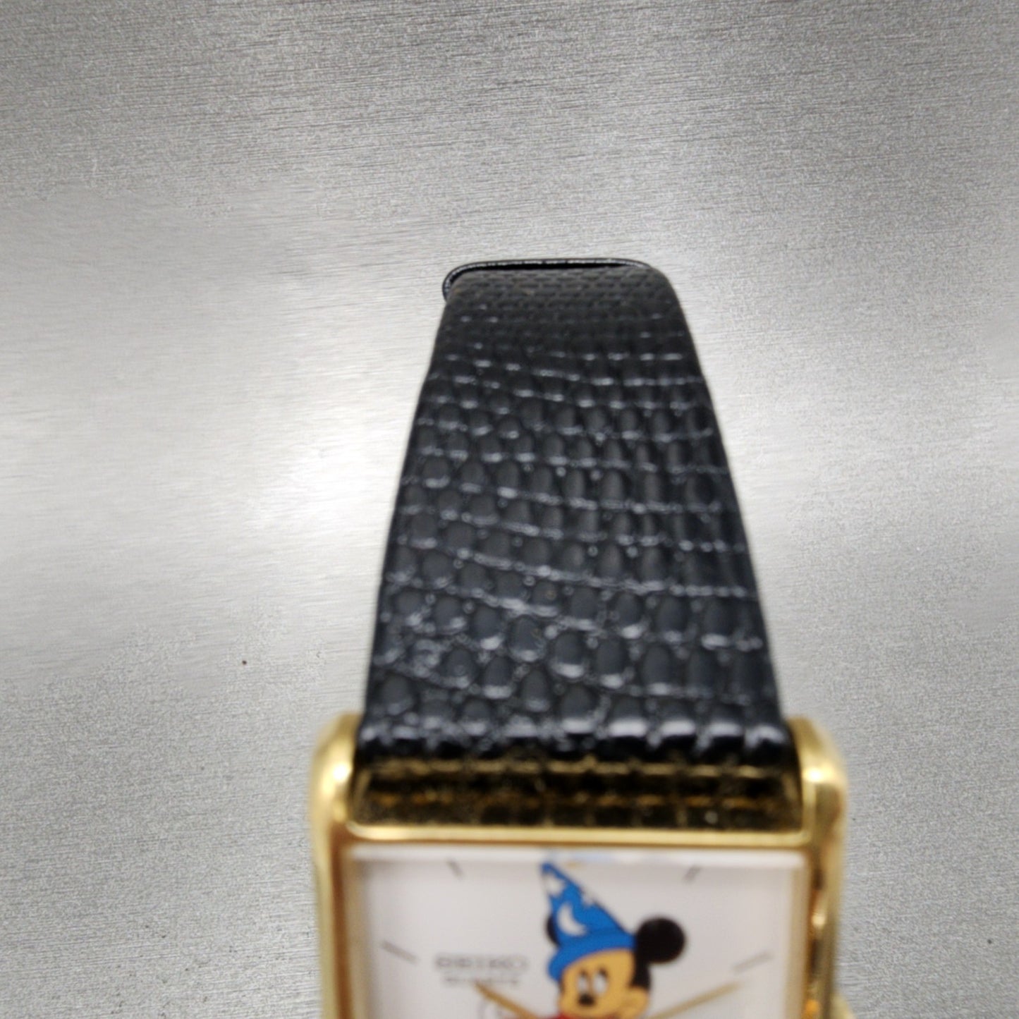 Seiko Mickey Mouse Fantasia Tank Watch Men 25mm White Dial Gold Tone New Battery