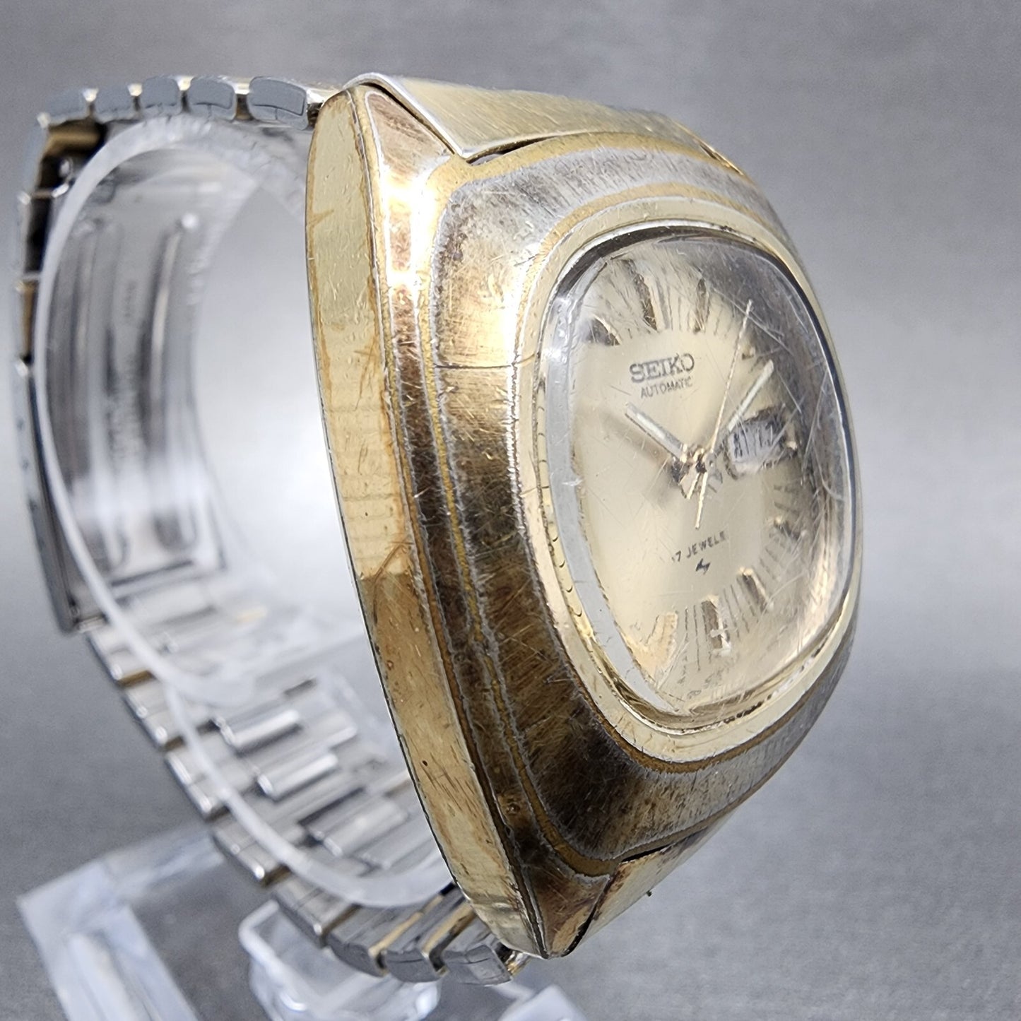 Seiko Automatic Watch Men 39mm Gold Dial Gold Tone Daydate Oval 7006-5009 Runs