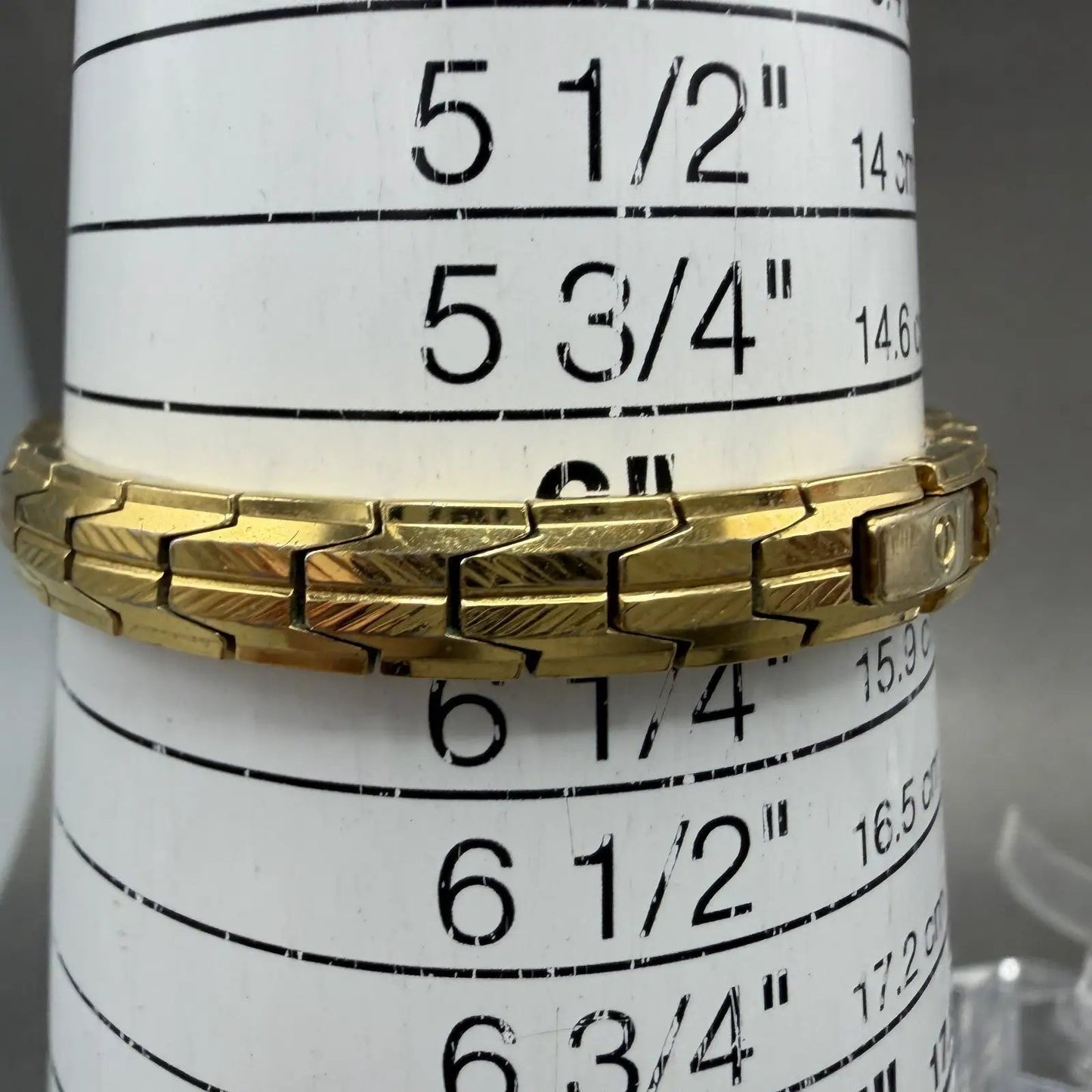 Elgin Watch Women 17mm MOP Dial Gold Tone Oval EG154 New Battery10