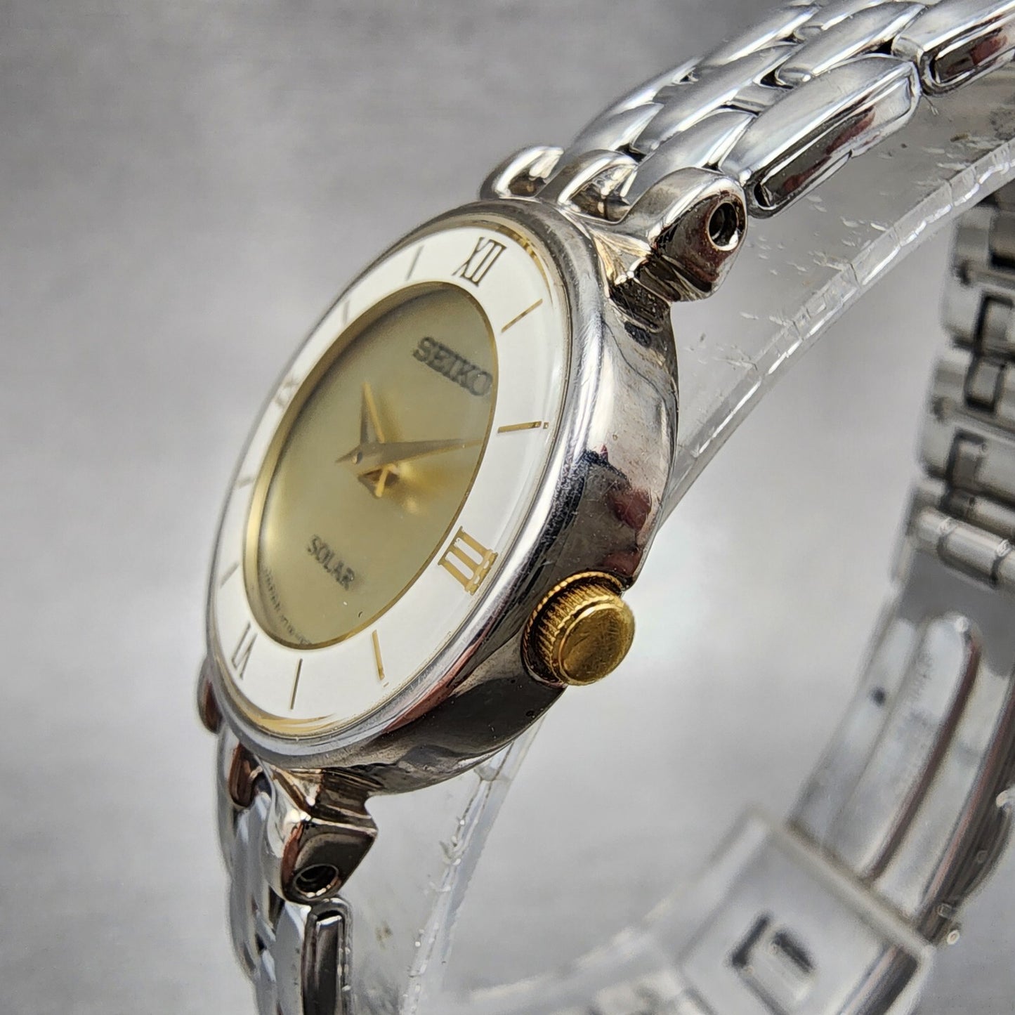 Seiko Solar Watch Women 23mm Champagne Dial Silver Tone V110-0a40 Runs