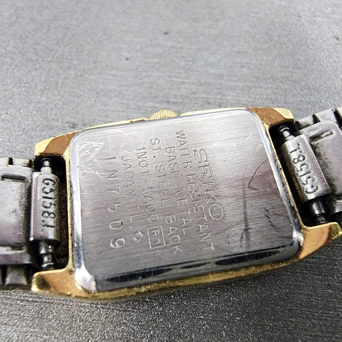 Seiko Tank Watch Women 16mm Gold Dial Gold Tone Rectangle 1N01-5A00 New Battery