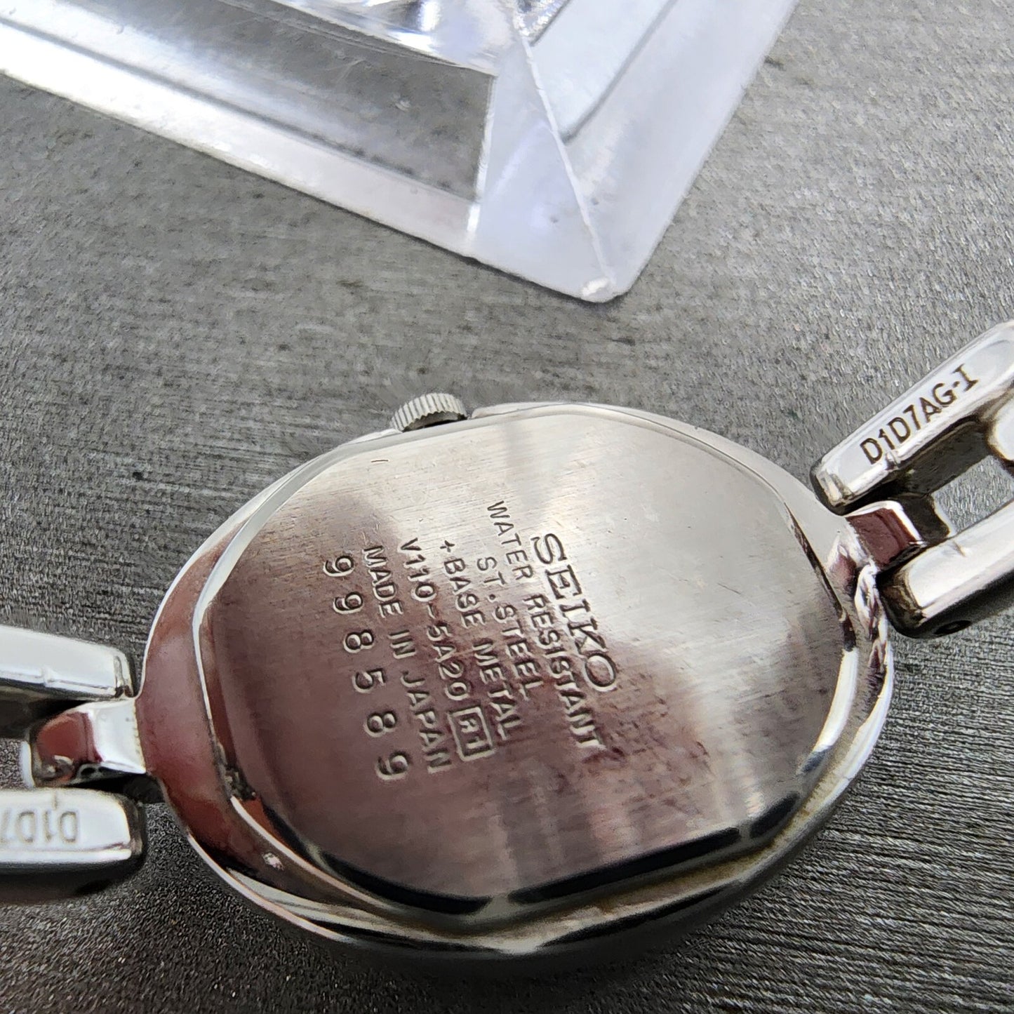 Seiko Solar Watch Women 18mm MOP Dial Silver Tone Oval V110-5a20 Runs
