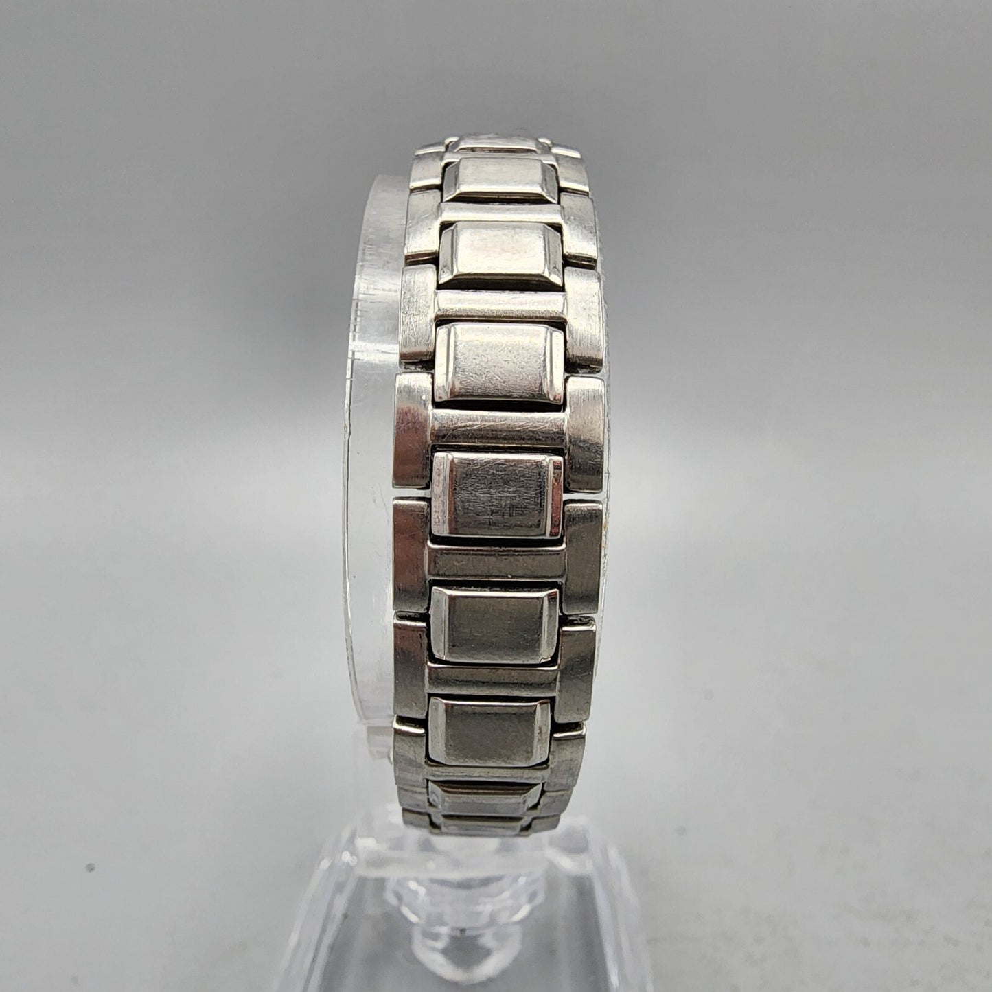Seiko Watch Women 22mm Black Dial Silver Tone Round 1N00-0LS0 New Battery