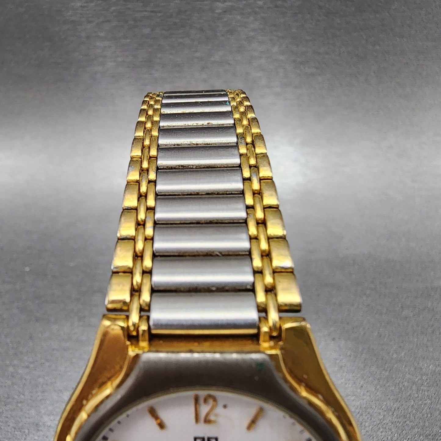 Givenchy Watch Women 32mm White Dial Two Tone Date Round 621 New Battery