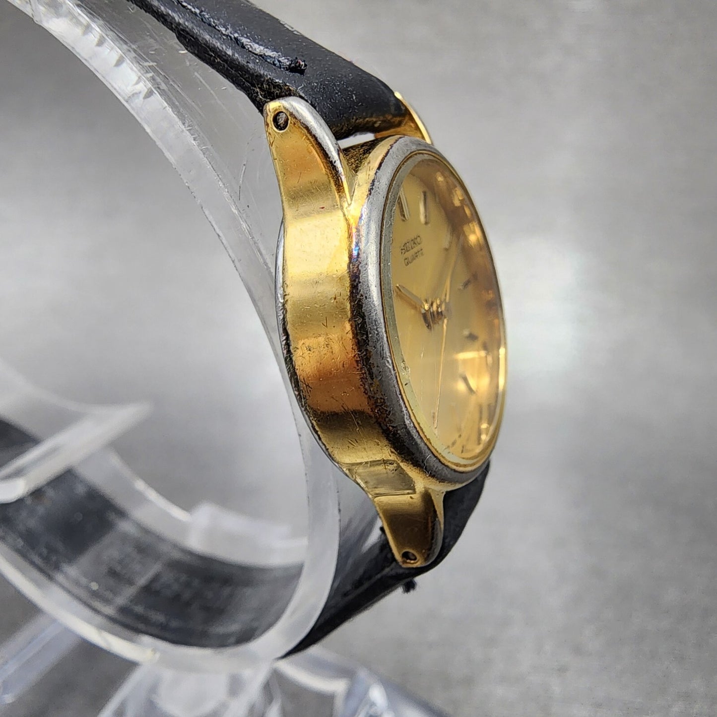 Seiko Watch Women 21mm Champagne Dial Gold Tone Round 2b31-0010 New Battery