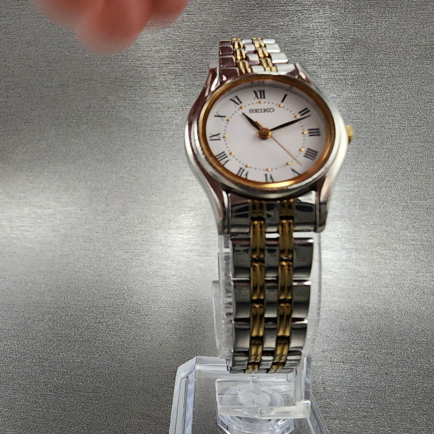 Seiko Watch Women 24mm White Dial Two Tone Round 1N01-0K10 New Battery VTG