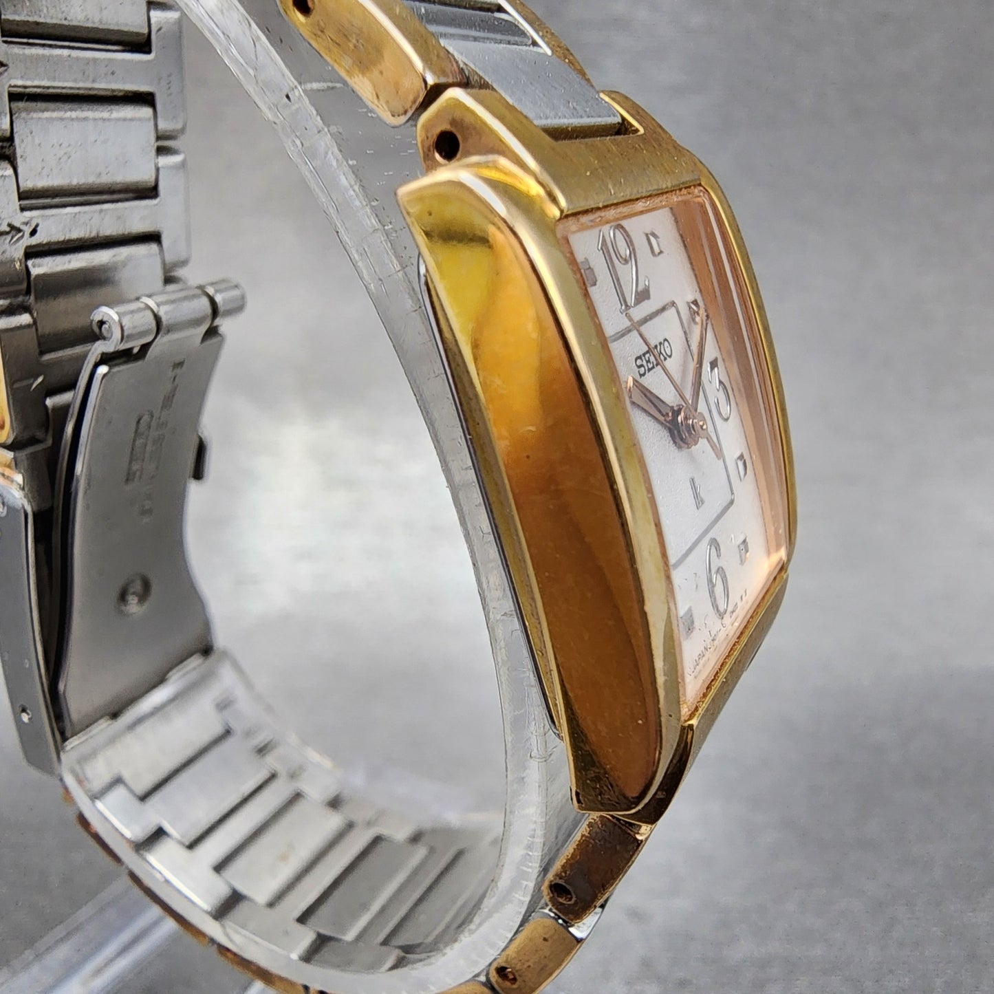 Seiko Lukia Tank Watch Women 21mm Silver Dial Two Tone 1n01-0ea0 New Battery