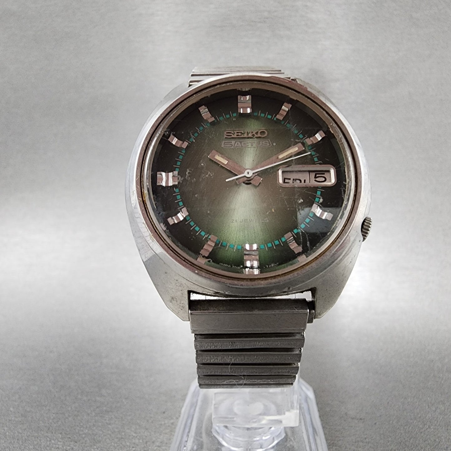Seiko 5Actus Watch Men 37mm Green Dial Silver Tone Daydate 7019-7210 Runs READ!!