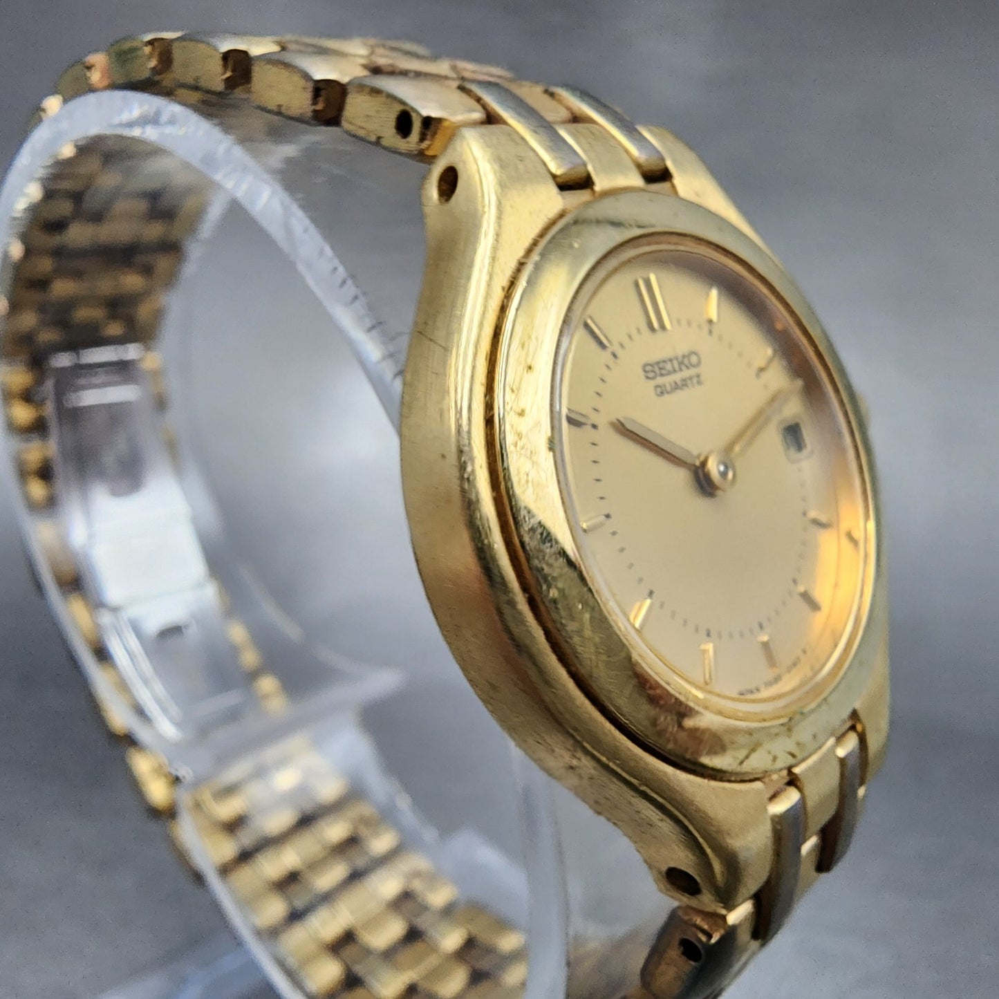 Seiko Watch Women 26mm Gold Dial Gold Tone Date Round 7N39-0050 New Battery