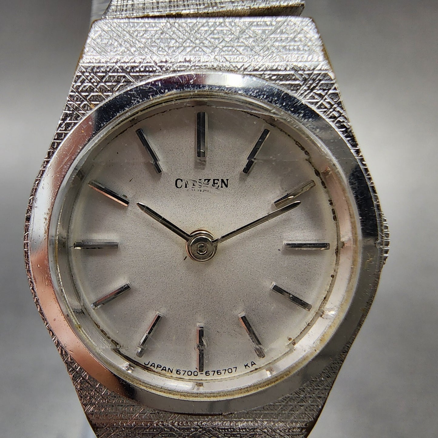 Citizen Watch Women 20mm White Dial Silver Tone Manual Round 4-675452