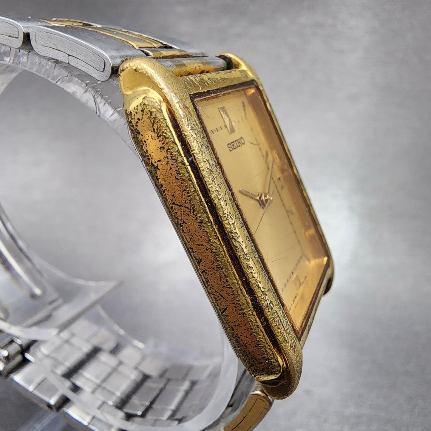 Seiko Tank Watch Men 26mm Champagne Dial Two Tone V701-5e40 New Battery