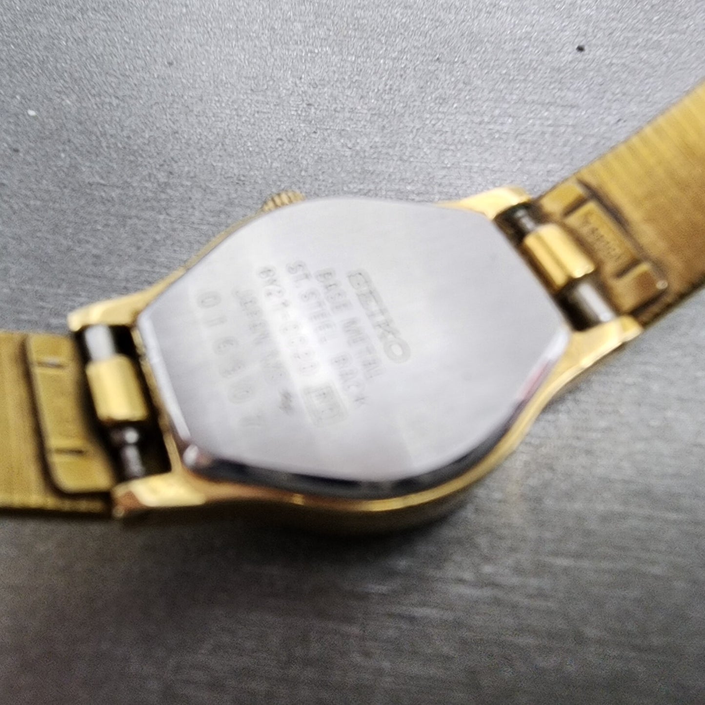 Seiko SX Watch Women 20mm Gold Dial Gold Tone Round 8Y21-0020 New Battery