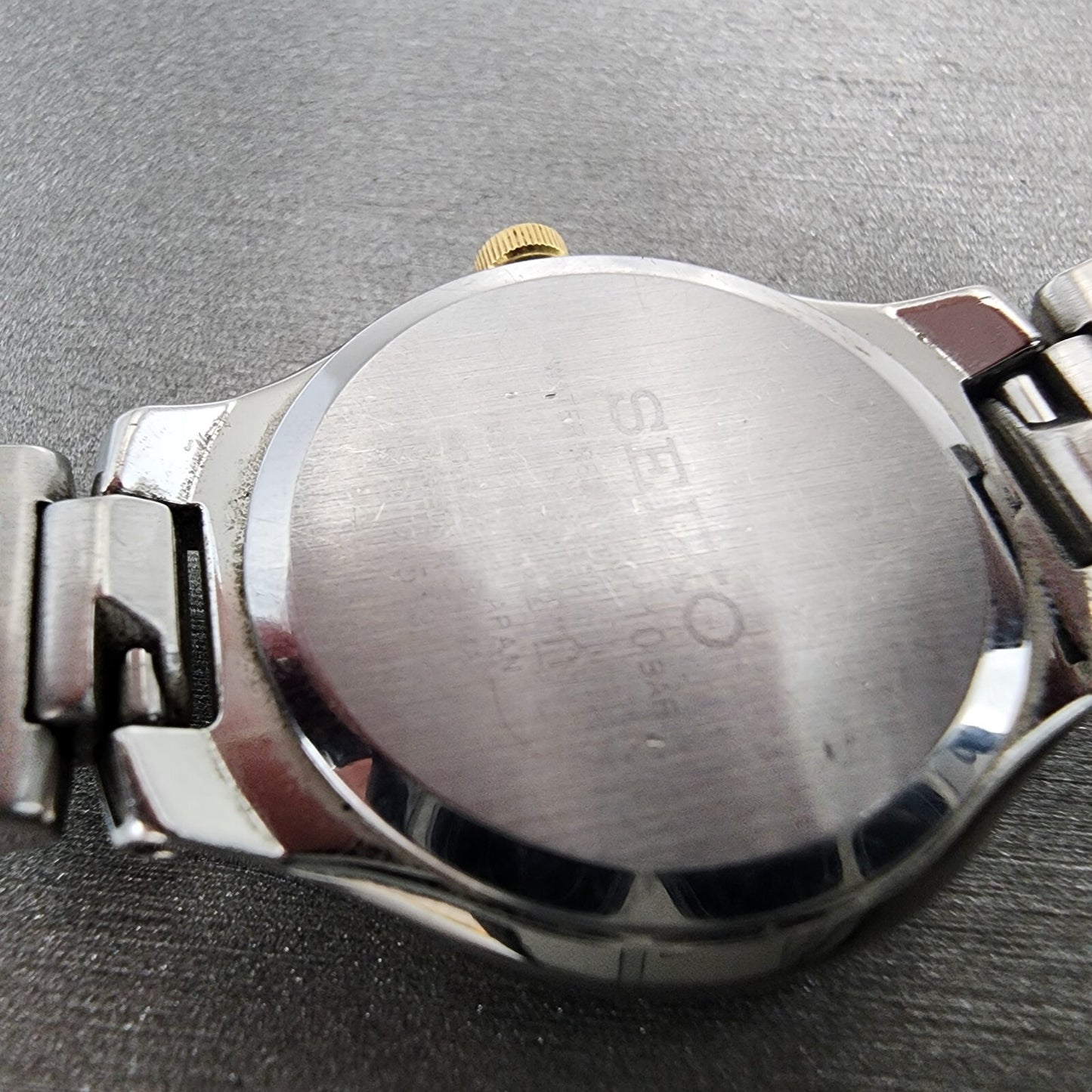 Seiko Solar Watch Women 25mm MOP Dial Two Tone Round V110-0AJ0 Runs
