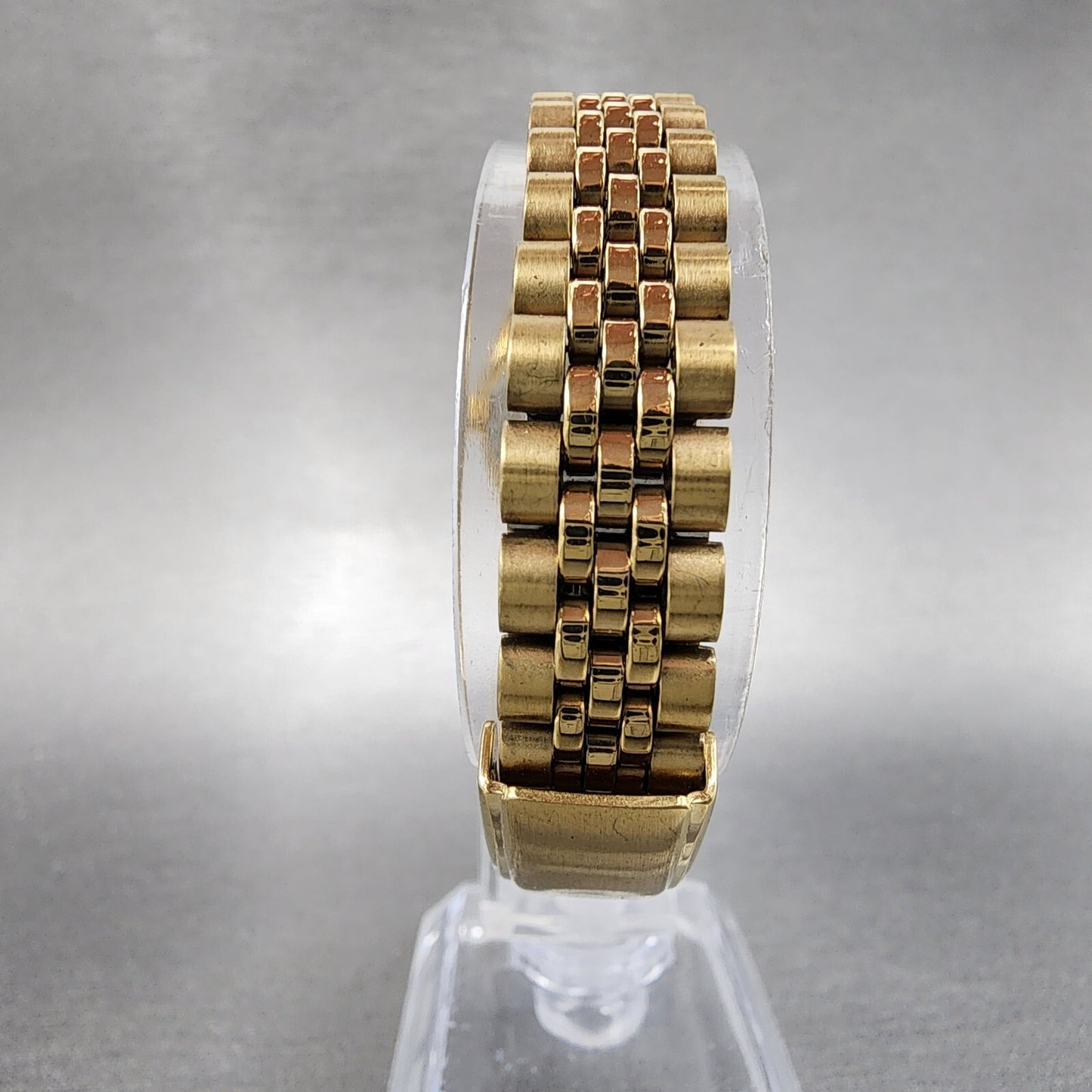 Seiko Watch Women 24mm Gold Dial Gold Tone Daydate Round 7N83-0041 Sigllum Runs