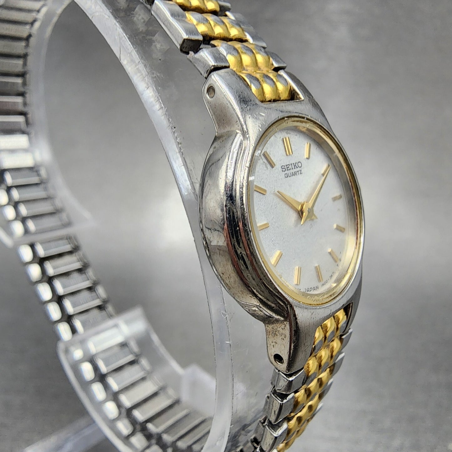 Seiko Watch Women 20mm White Dial Two Tone Round 1N00-1A49 New Battery