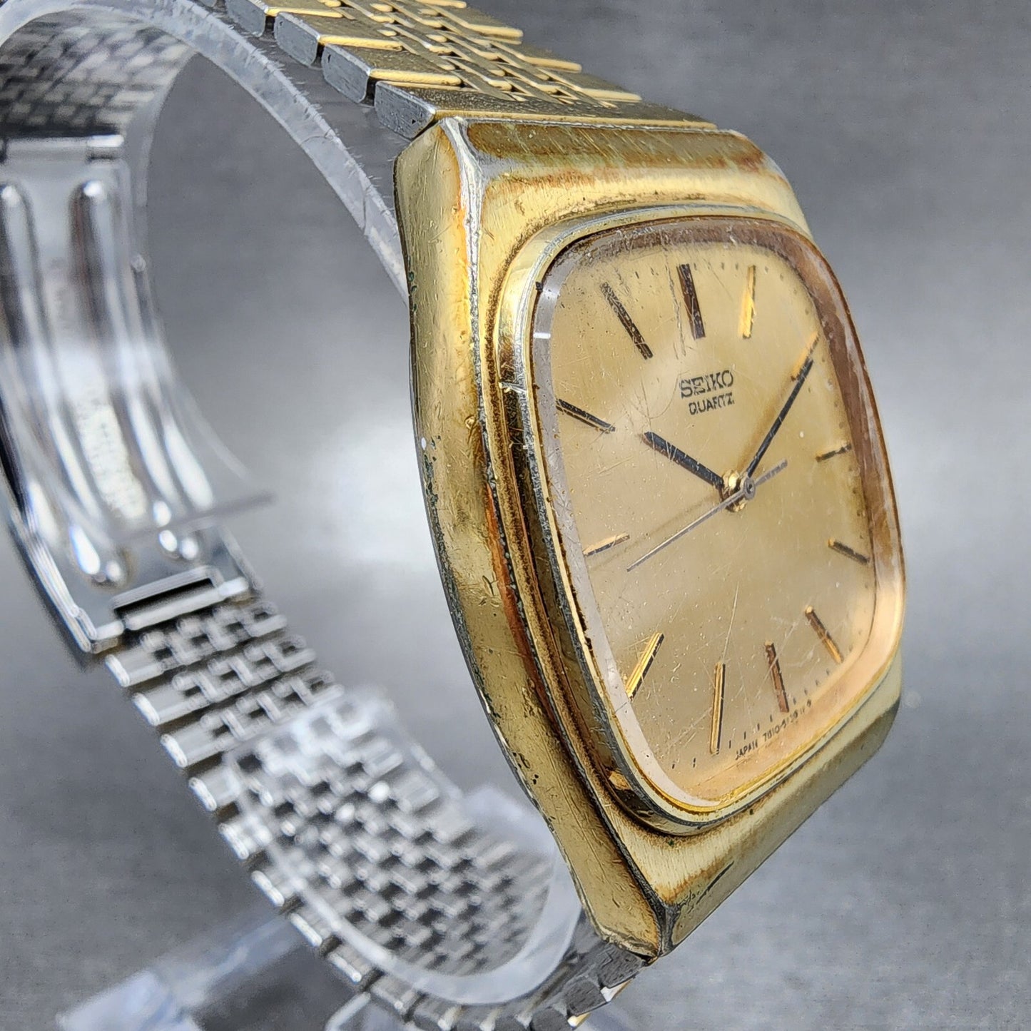 Seiko Watch Men 32mm Gold Dial Gold Tone Rectangle 7810-5139 New Battery