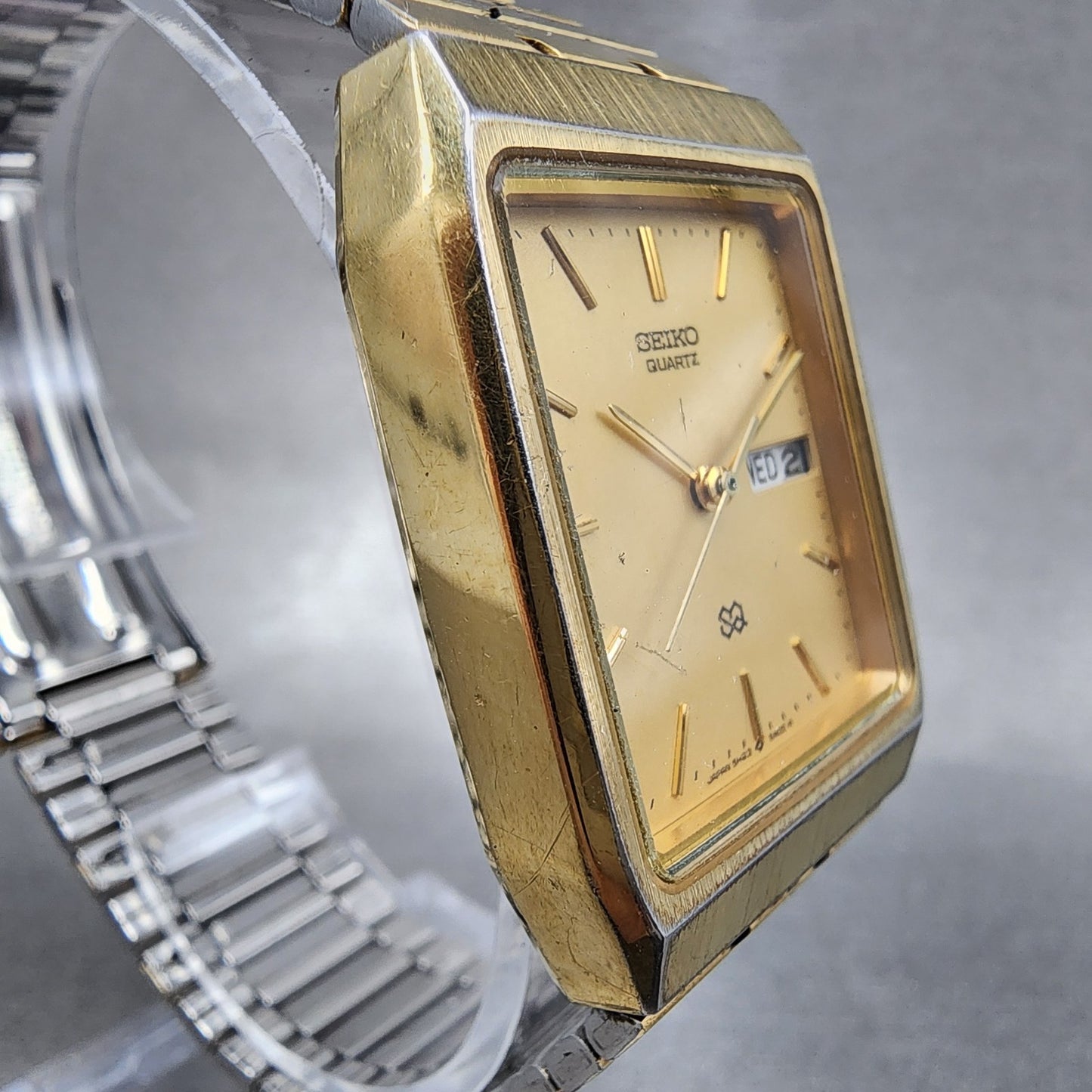 Seiko SQ Tank Watch Men 28mm Champagne Dial Gold Tone Daydate 5h23-5a00 New Batt